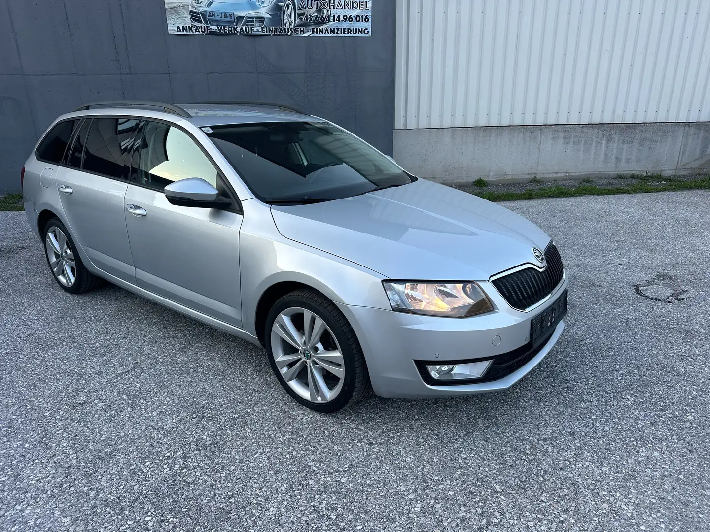 Skoda Octavia 1,6 TDI Pickerl 10/2026 Grigio - 1