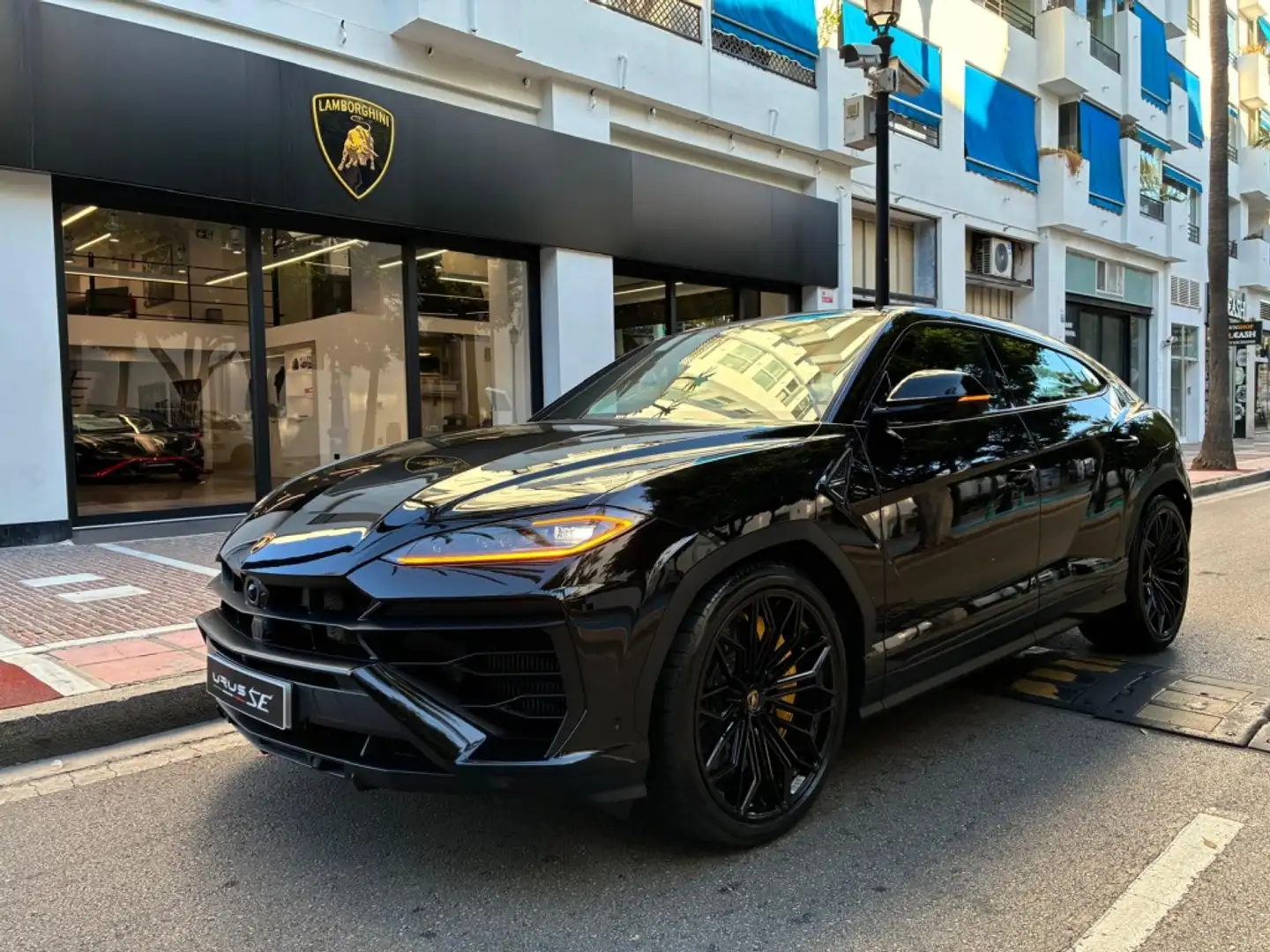 Lamborghini Urus SE Negro - 1