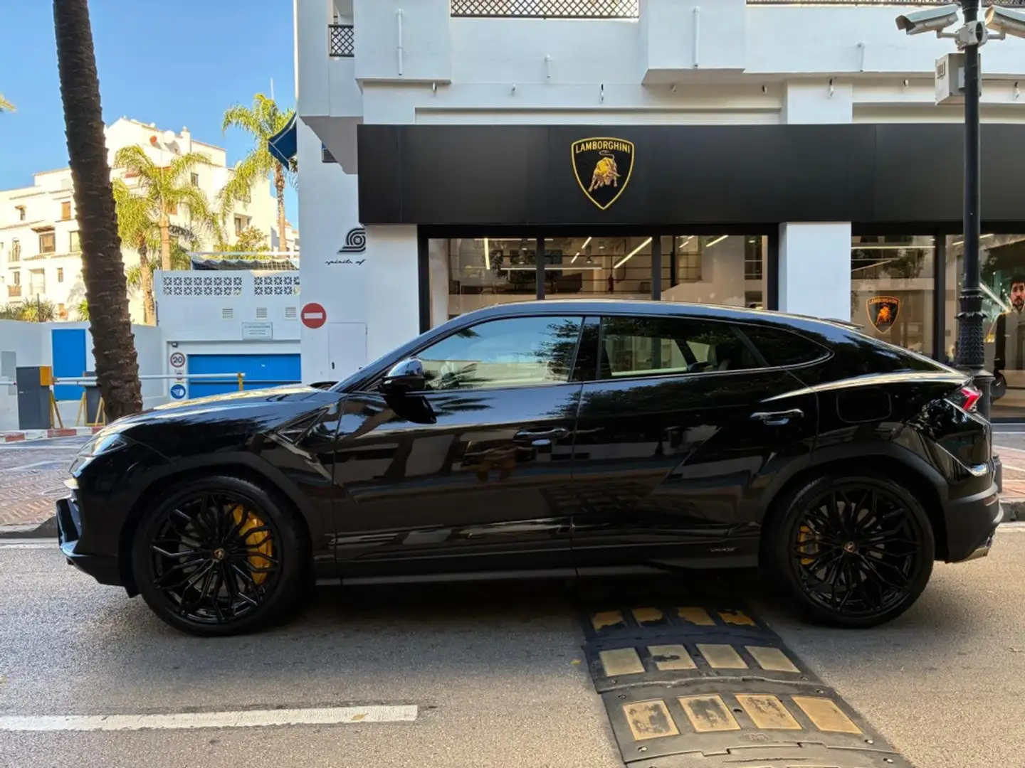 Lamborghini Urus SE Negro - 2