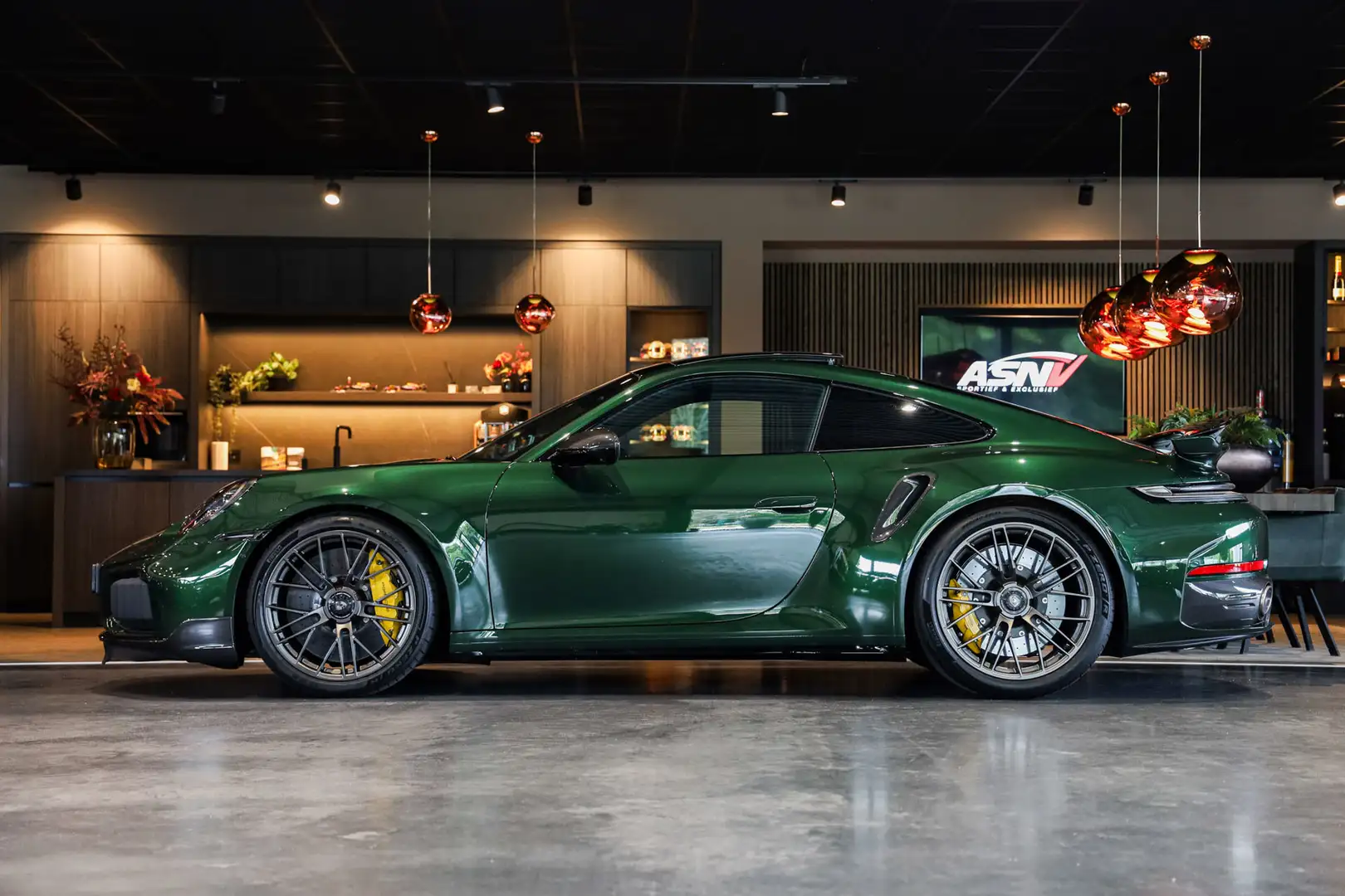 Porsche 992 992.2 Coupé 3.6 Turbo S, 711 PK, *ON/STOCK*, Sport Groen - 2