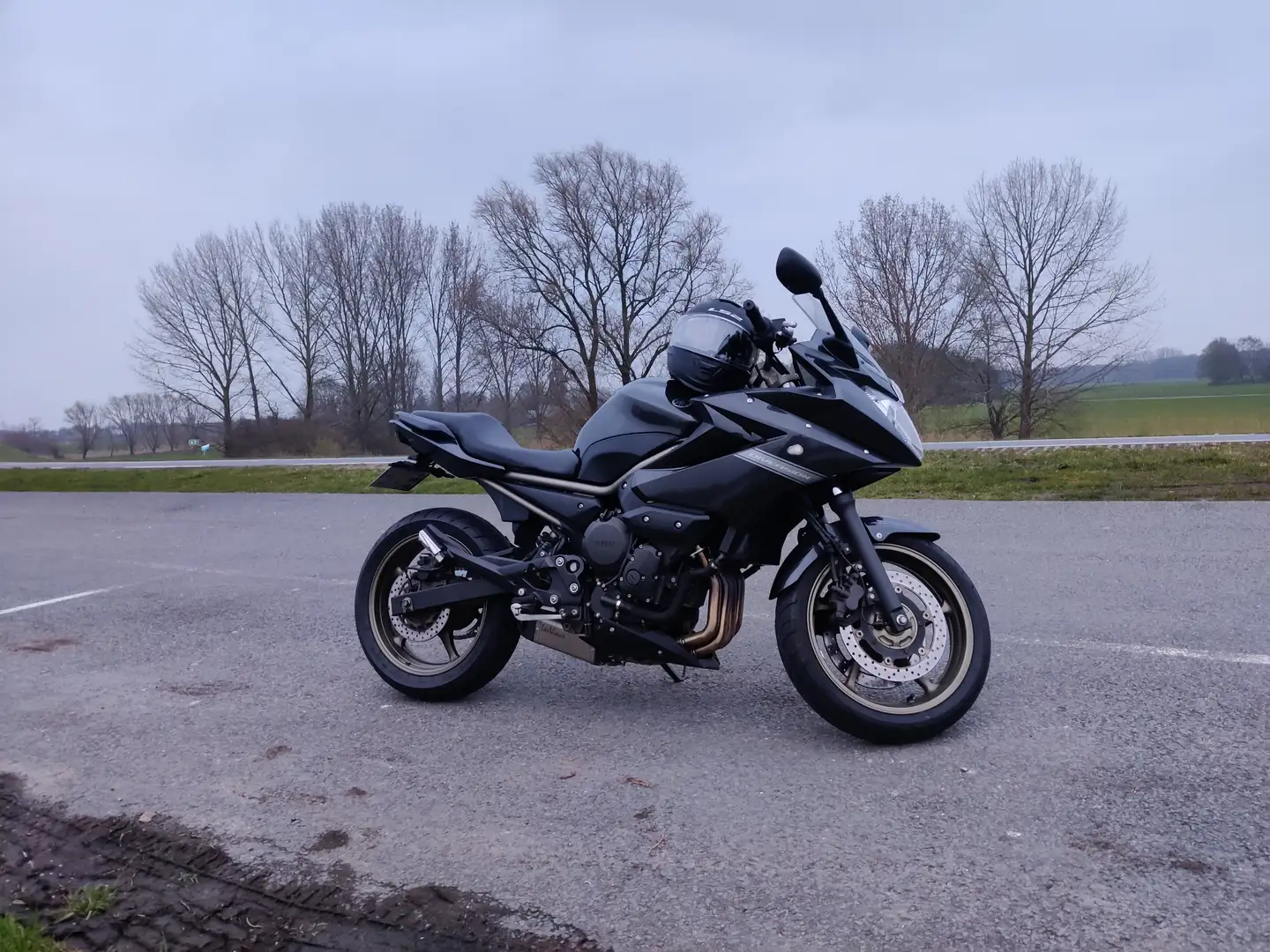Yamaha XJ 6 Yamaha XJ6S Diversion ABS Zwart - 2
