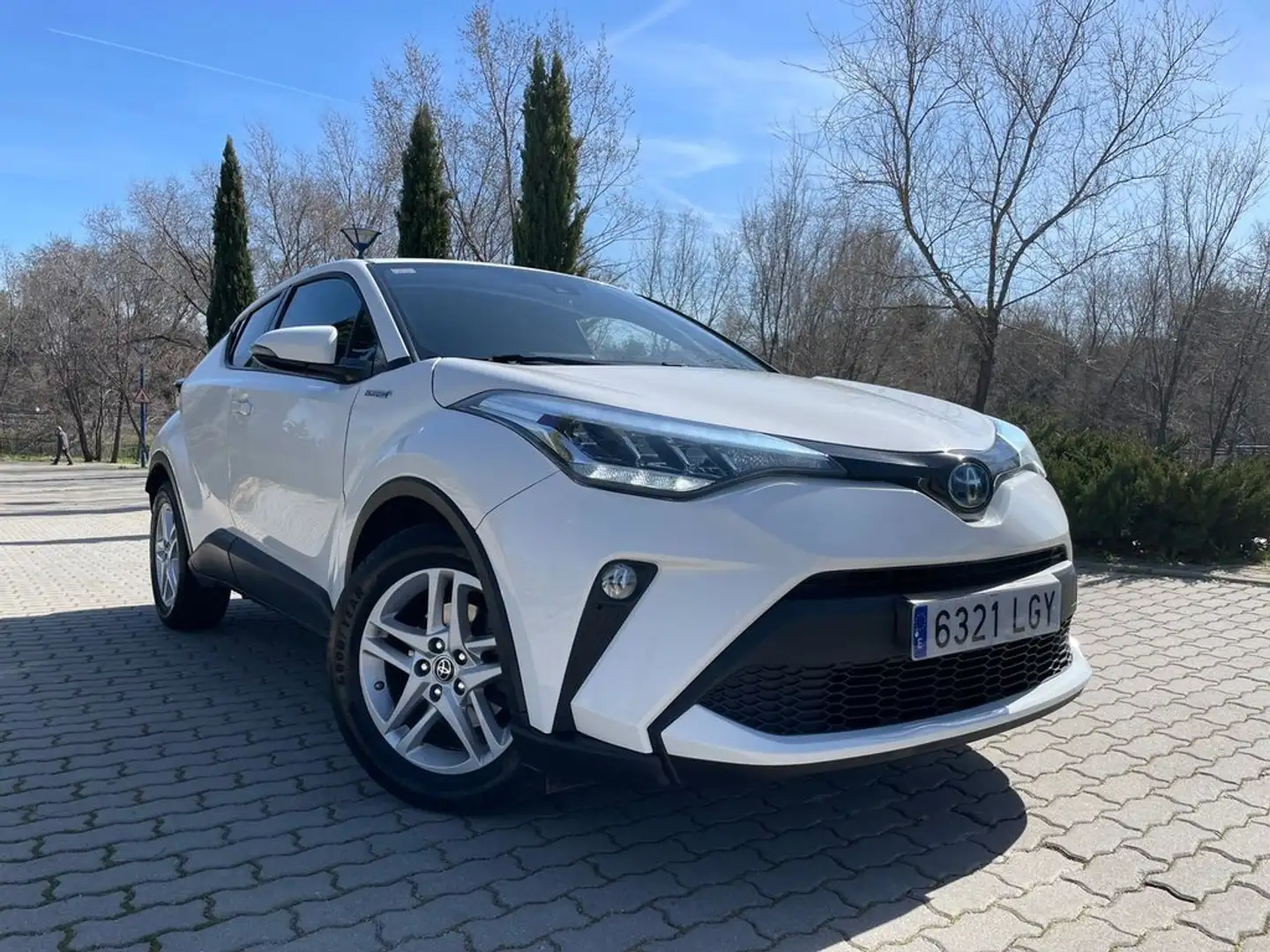 Toyota C-HR 1.8 125H Active Weiß - 2