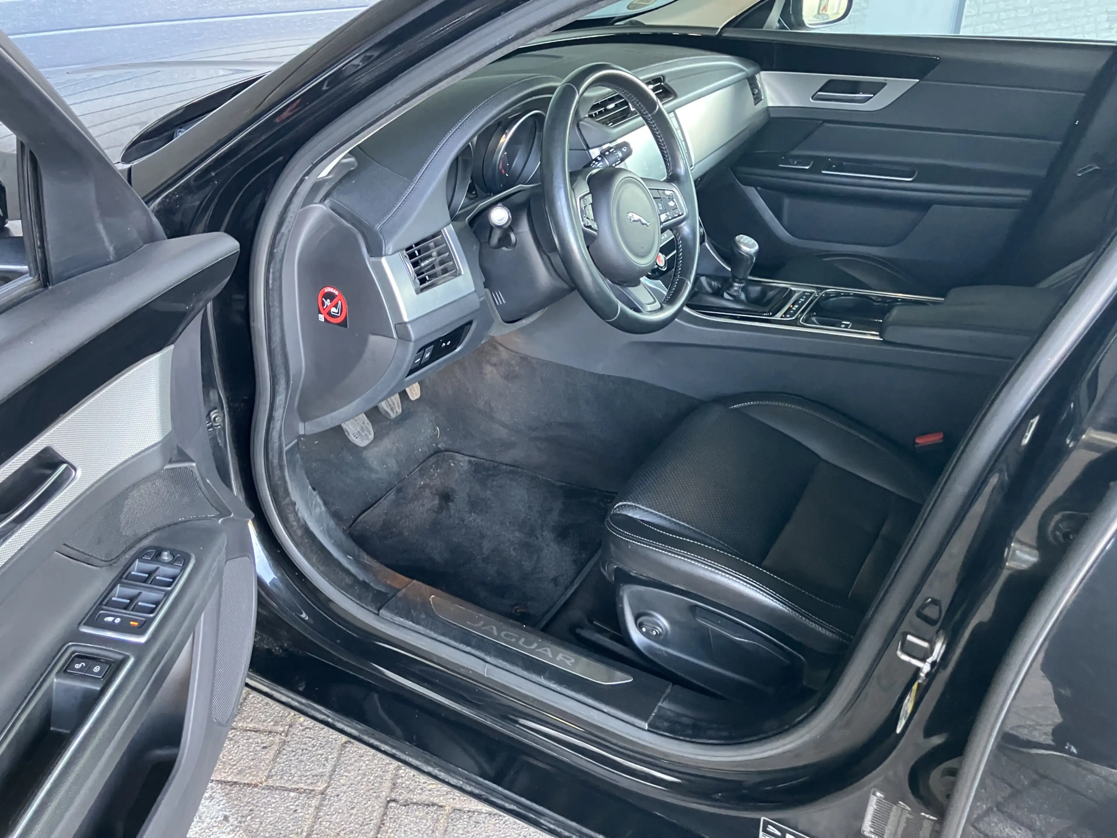 Jaguar XF 2.0d Pure XENON-LED-LEDER — photo 7