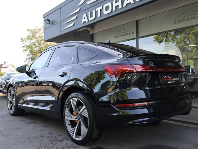 Audi E-Tron view 8