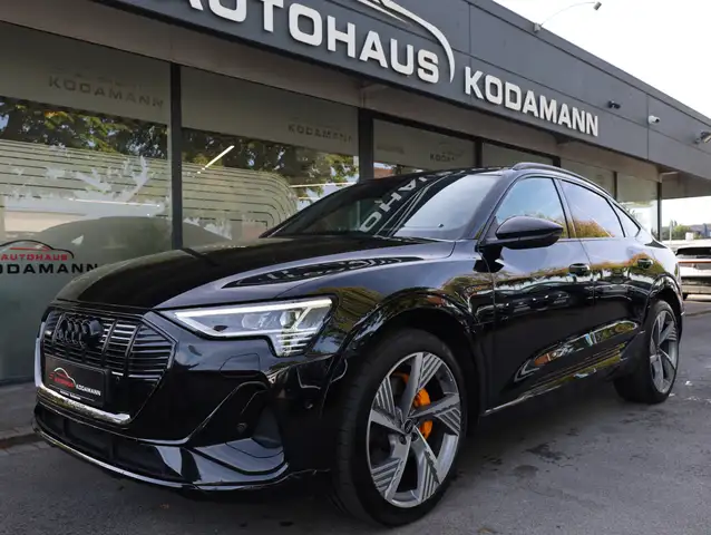 Audi E-Tron view 6