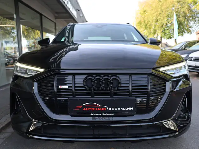 Audi E-Tron view 4