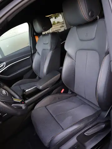 Audi E-Tron view 14