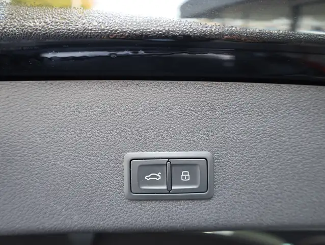 Audi E-Tron view 11