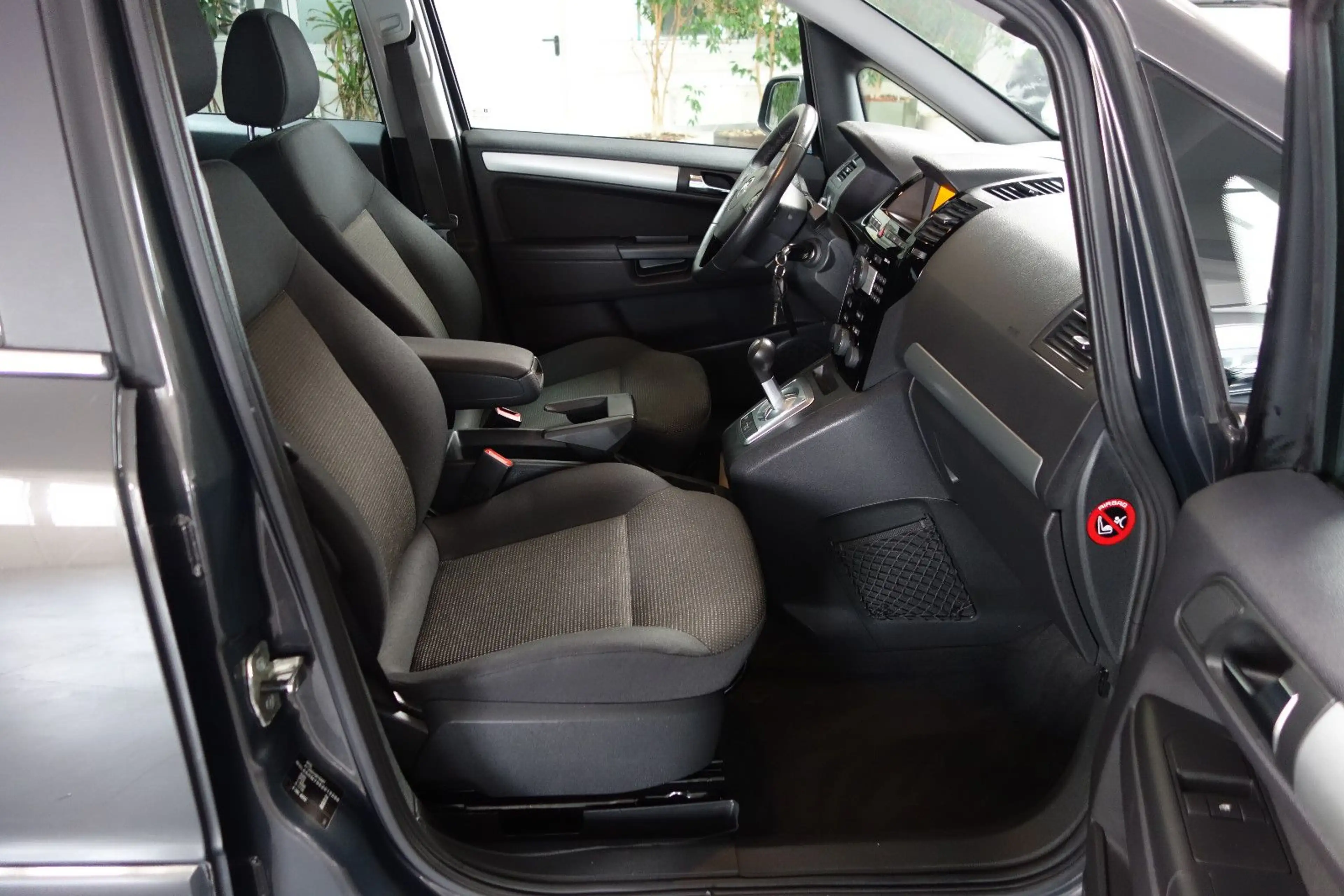 Opel Zafira B Family Plus Automatik/Klima/Xen/7-Sitze — photo 14