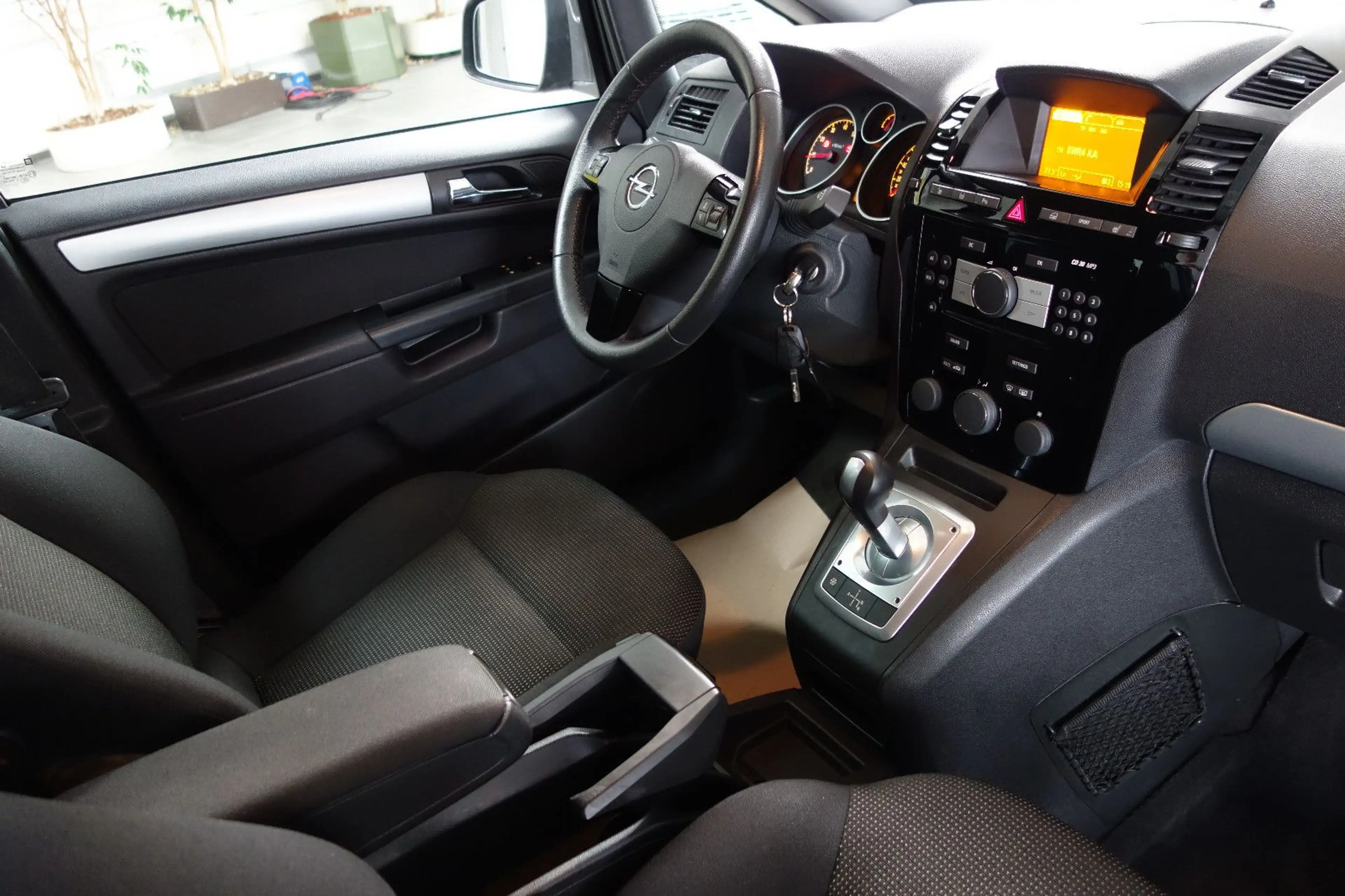 Opel Zafira B Family Plus Automatik/Klima/Xen/7-Sitze — photo 10