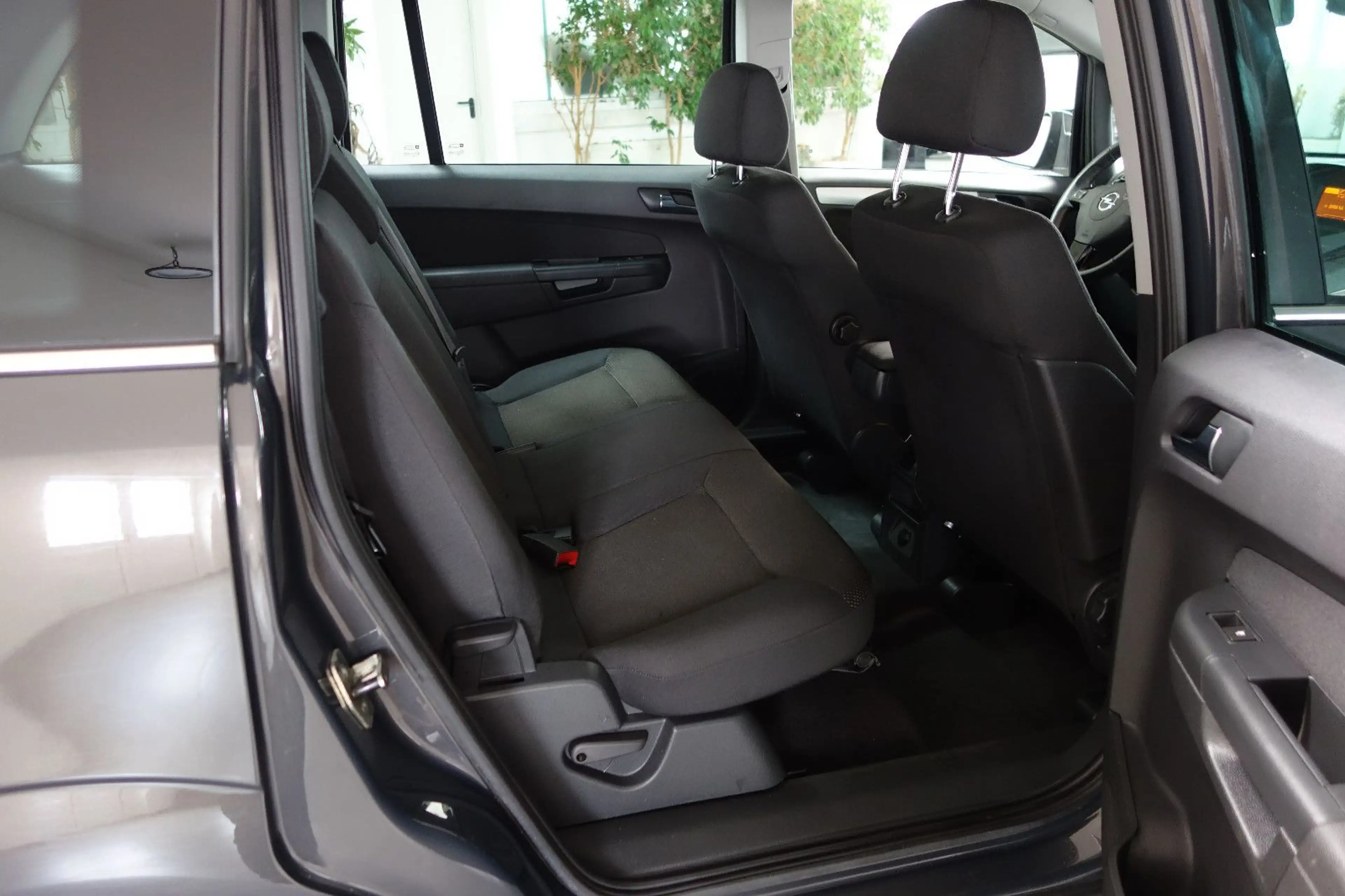 Opel Zafira B Family Plus Automatik/Klima/Xen/7-Sitze — photo 15