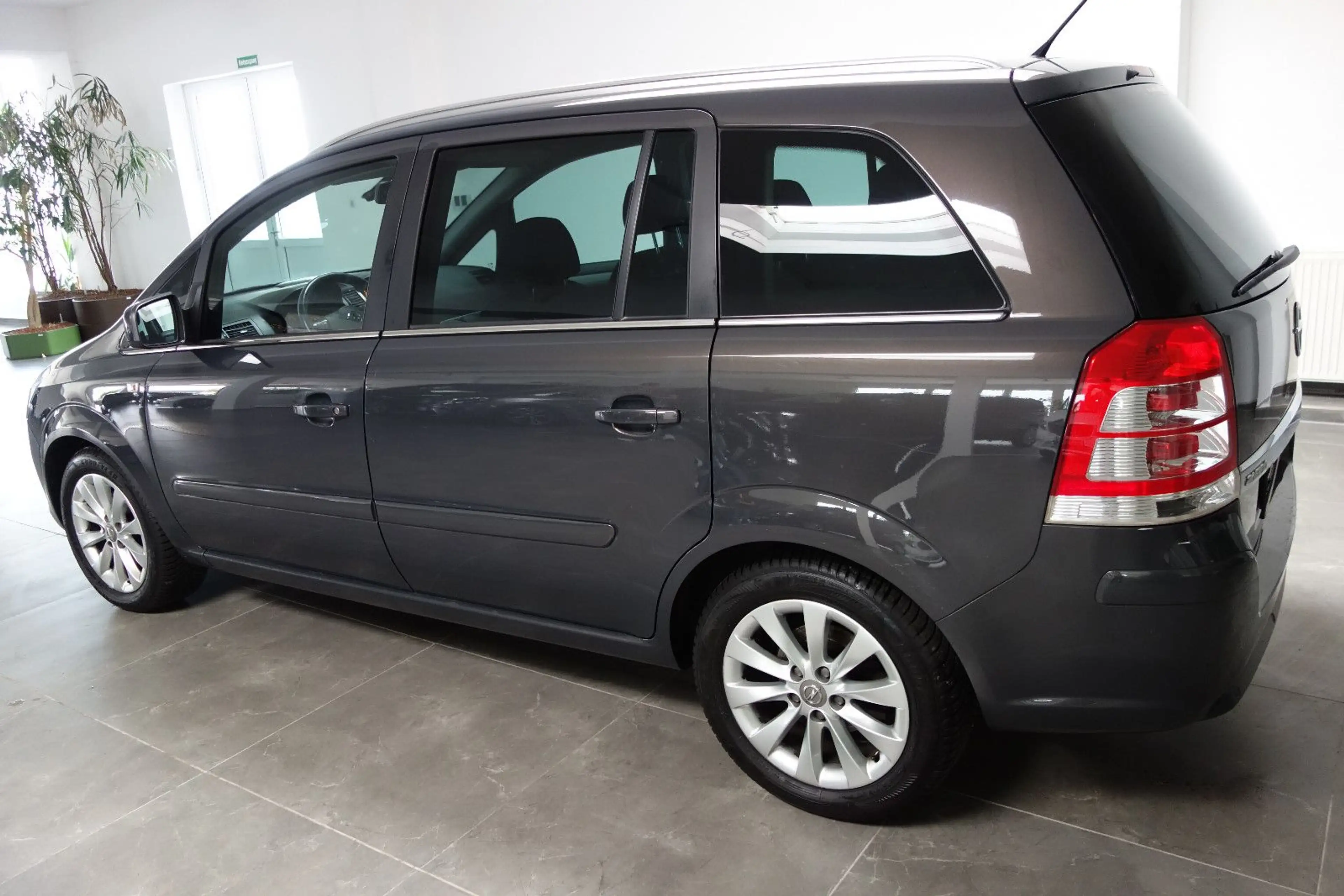 Opel Zafira B Family Plus Automatik/Klima/Xen/7-Sitze — photo 6