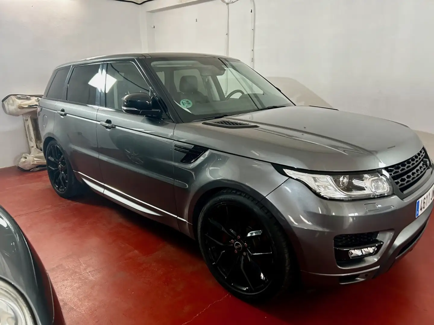 Land Rover Range Rover Sport 3.0TDV6 SE Aut. Grau - 1