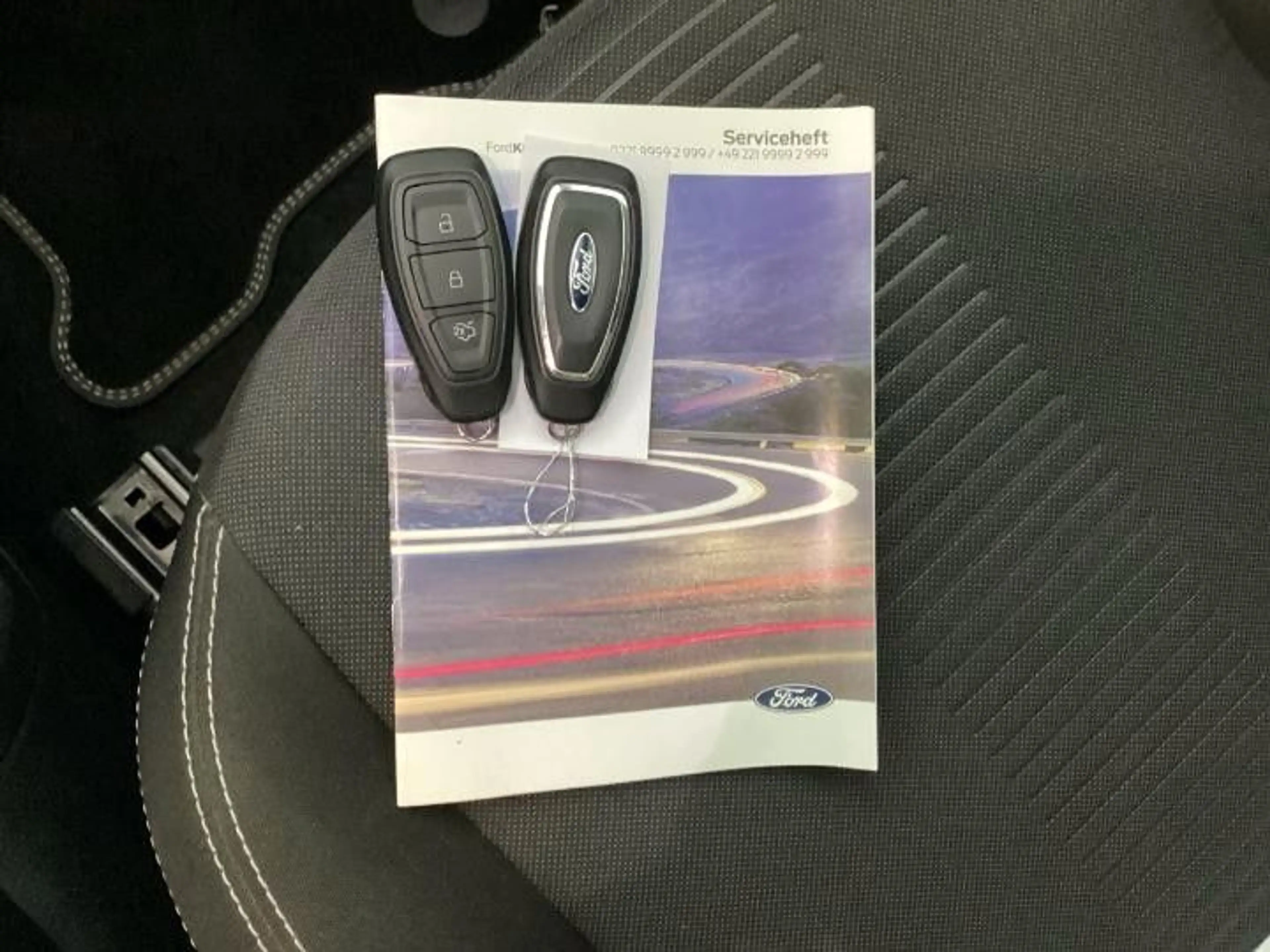 Ford Kuga FHEV Active — photo 6