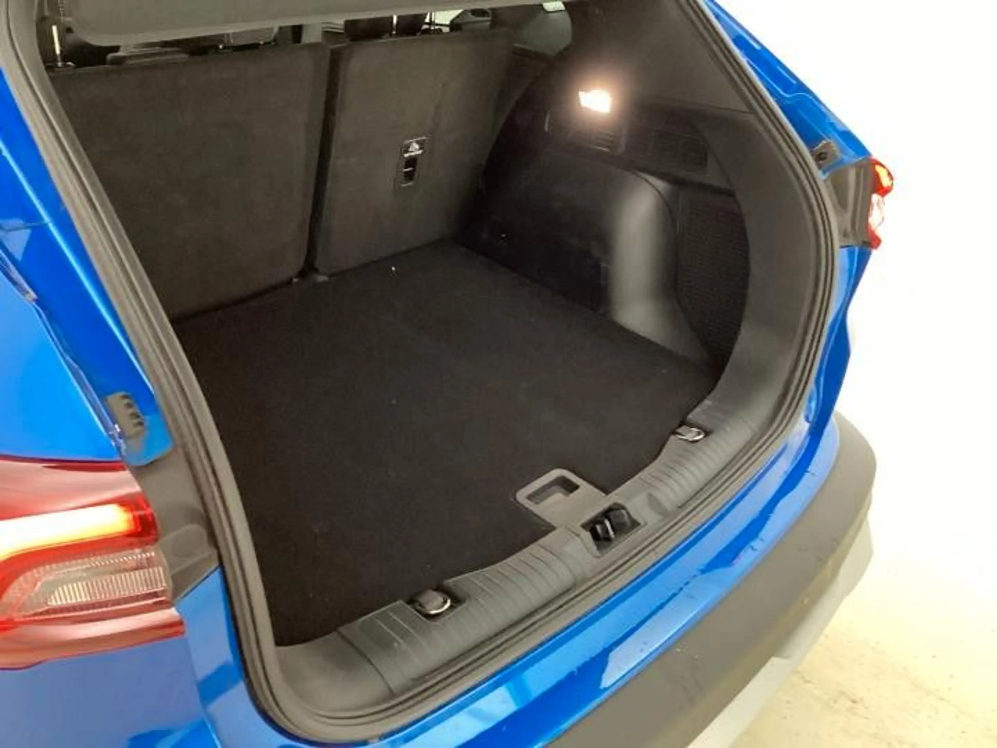 Ford Kuga FHEV Active — photo 7