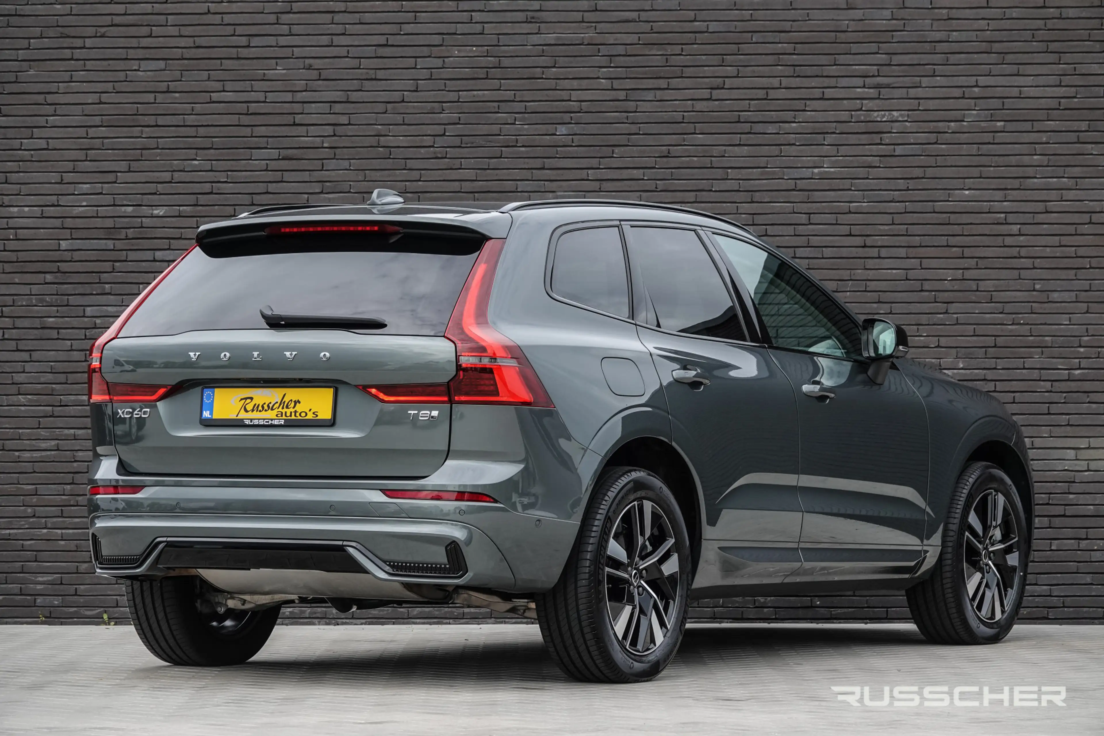 Volvo XC60 2.0 T8 456Pk | Plug-in hybrid | Plus Dark | AWD | — photo 2