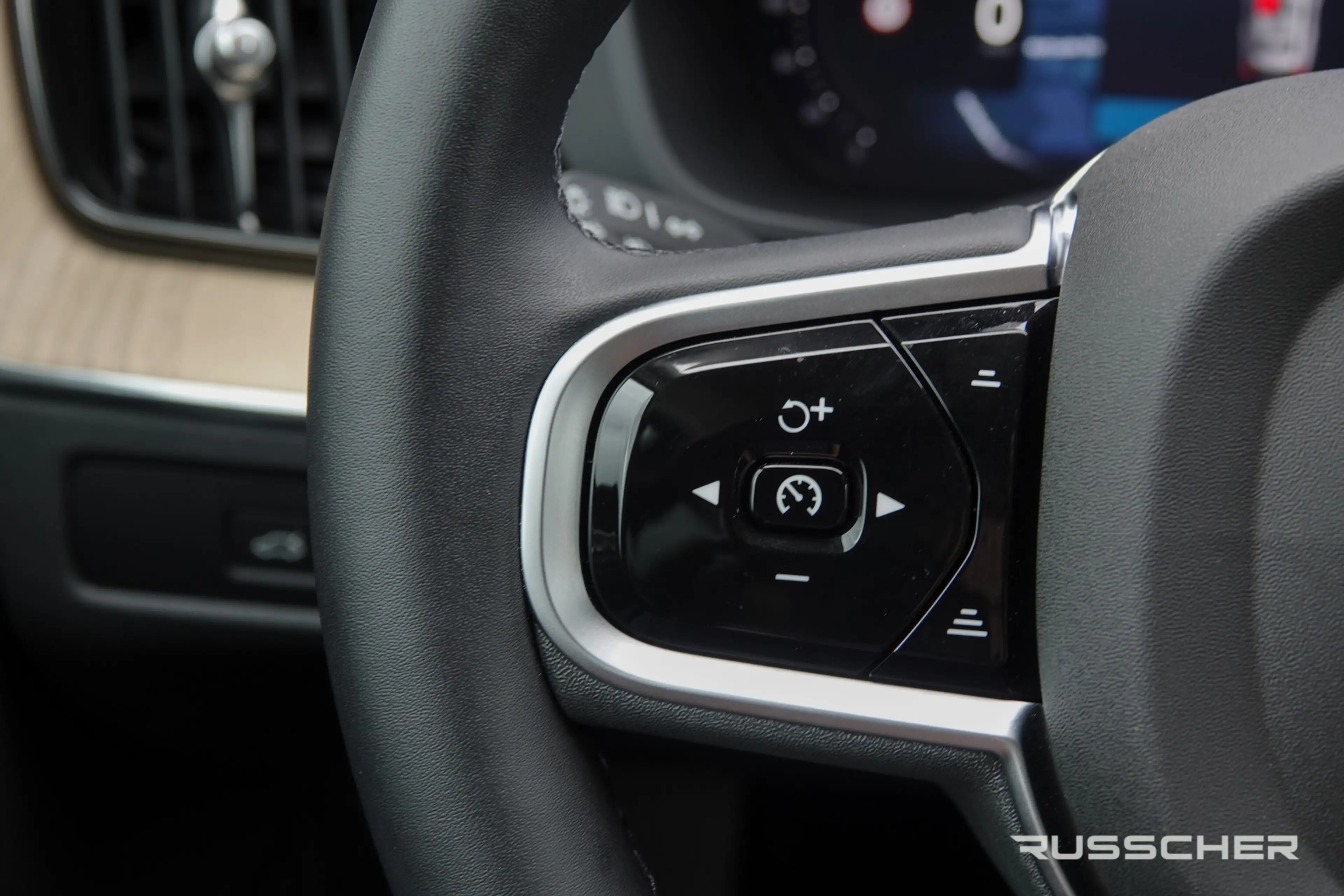 Volvo XC60 2.0 T8 456Pk | Plug-in hybrid | Plus Dark | AWD | — photo 16