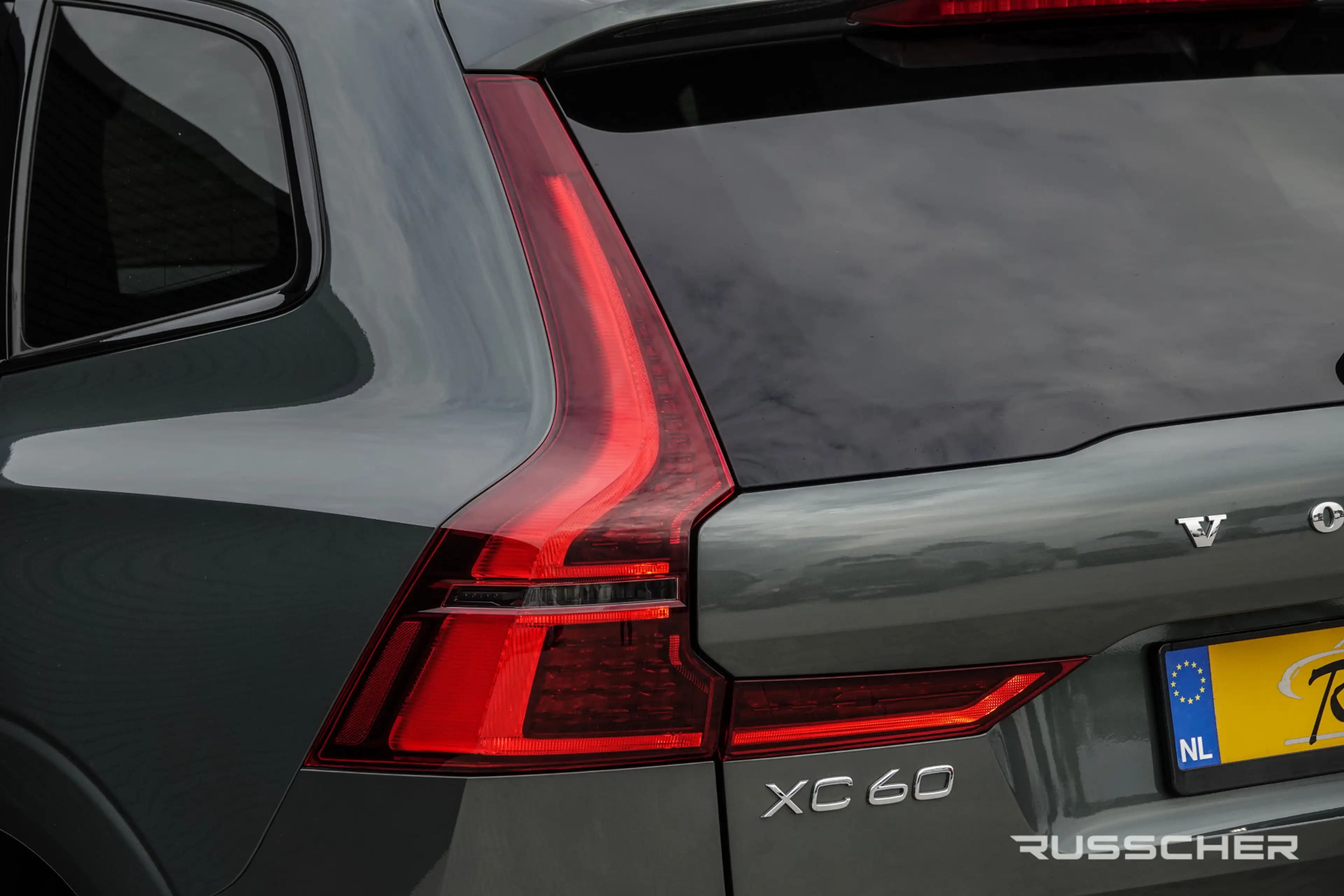 Volvo XC60 2.0 T8 456Pk | Plug-in hybrid | Plus Dark | AWD | — photo 47