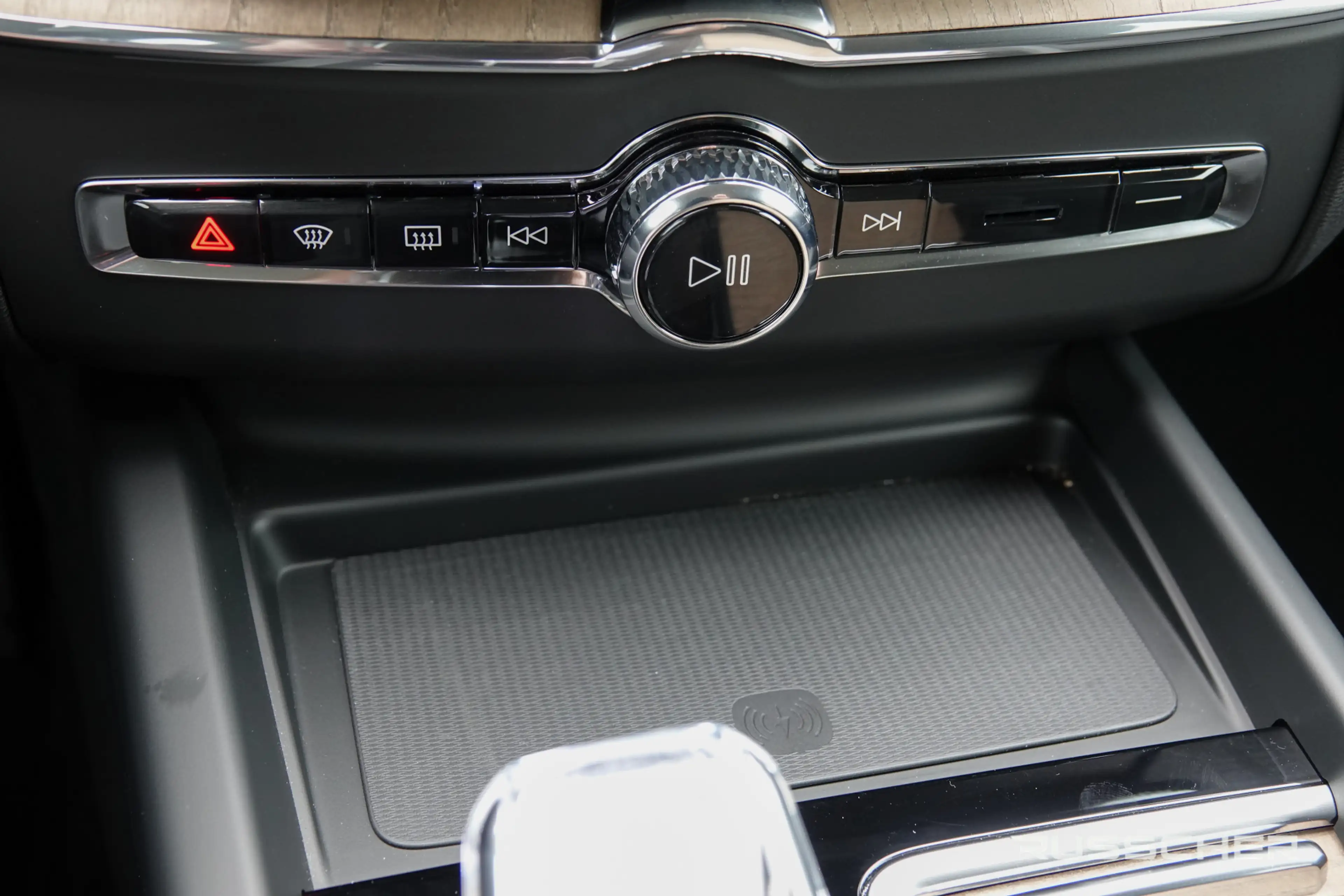 Volvo XC60 2.0 T8 456Pk | Plug-in hybrid | Plus Dark | AWD | — photo 10