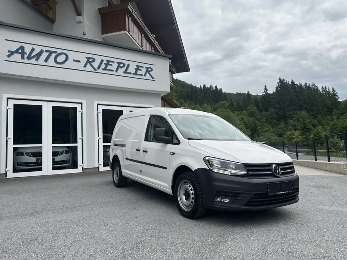 Volkswagen Caddy Maxi 2,0 TDI Kasten inkl. 1 Jahr CarGarantie Weiß - 2