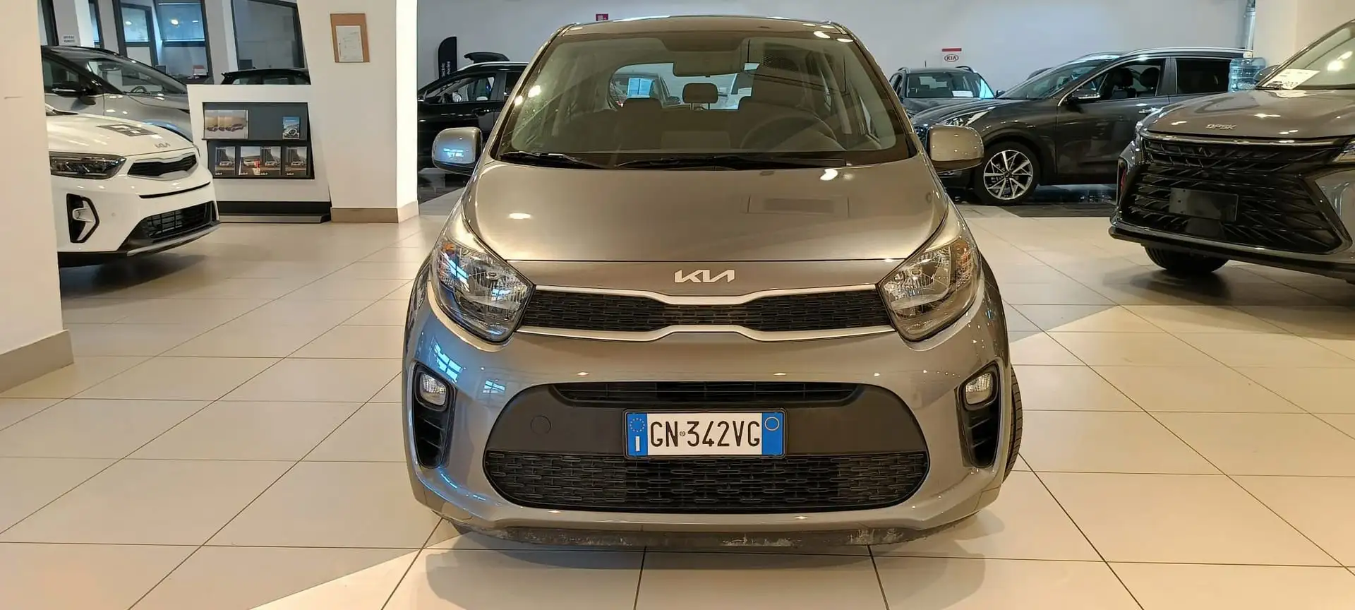 Kia Picanto Picanto 1.0 12V 5p. Urban Special Edition Grau - 2