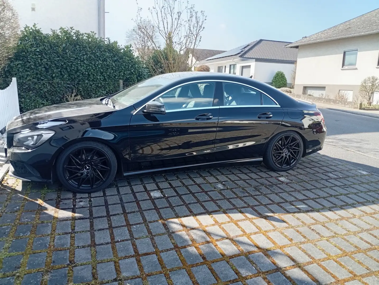 Mercedes-Benz CLA 180 Shooting Brake Business - 2