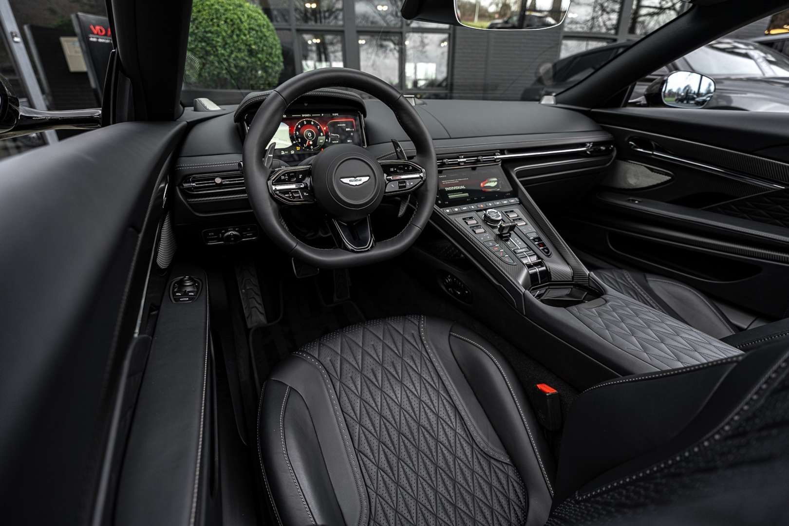 Aston Martin DB12 Volante V8 -  - Joinsteer - #2
