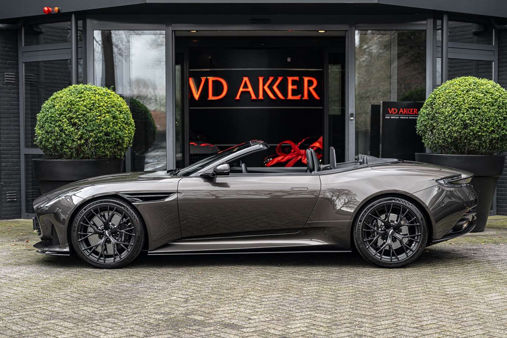 Aston Martin DB12 Volante V8 -  - Joinsteer - #5