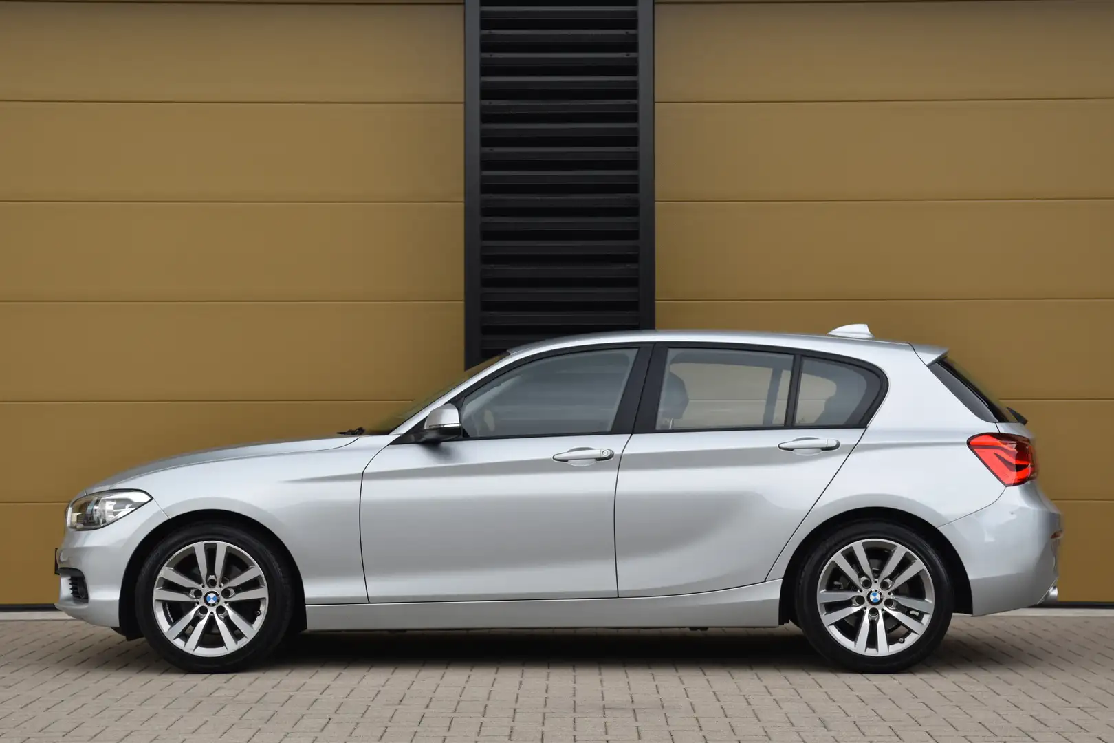 BMW 120 1-serie 120i High Executive * Sportstoelen * Trekh Grijs - 2