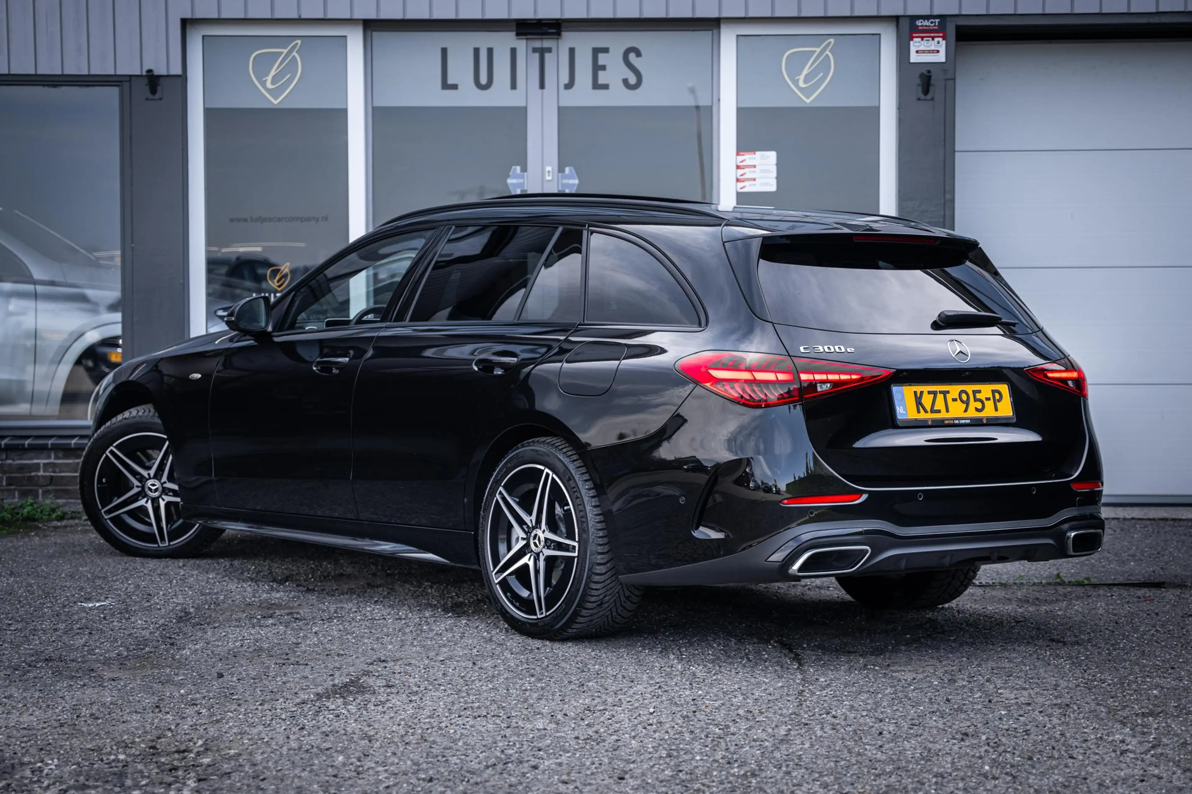 Mercedes-Benz C 300 Estate 300e AMG-Line Plus Fabrieksgarantie|Pano-da — photo 16