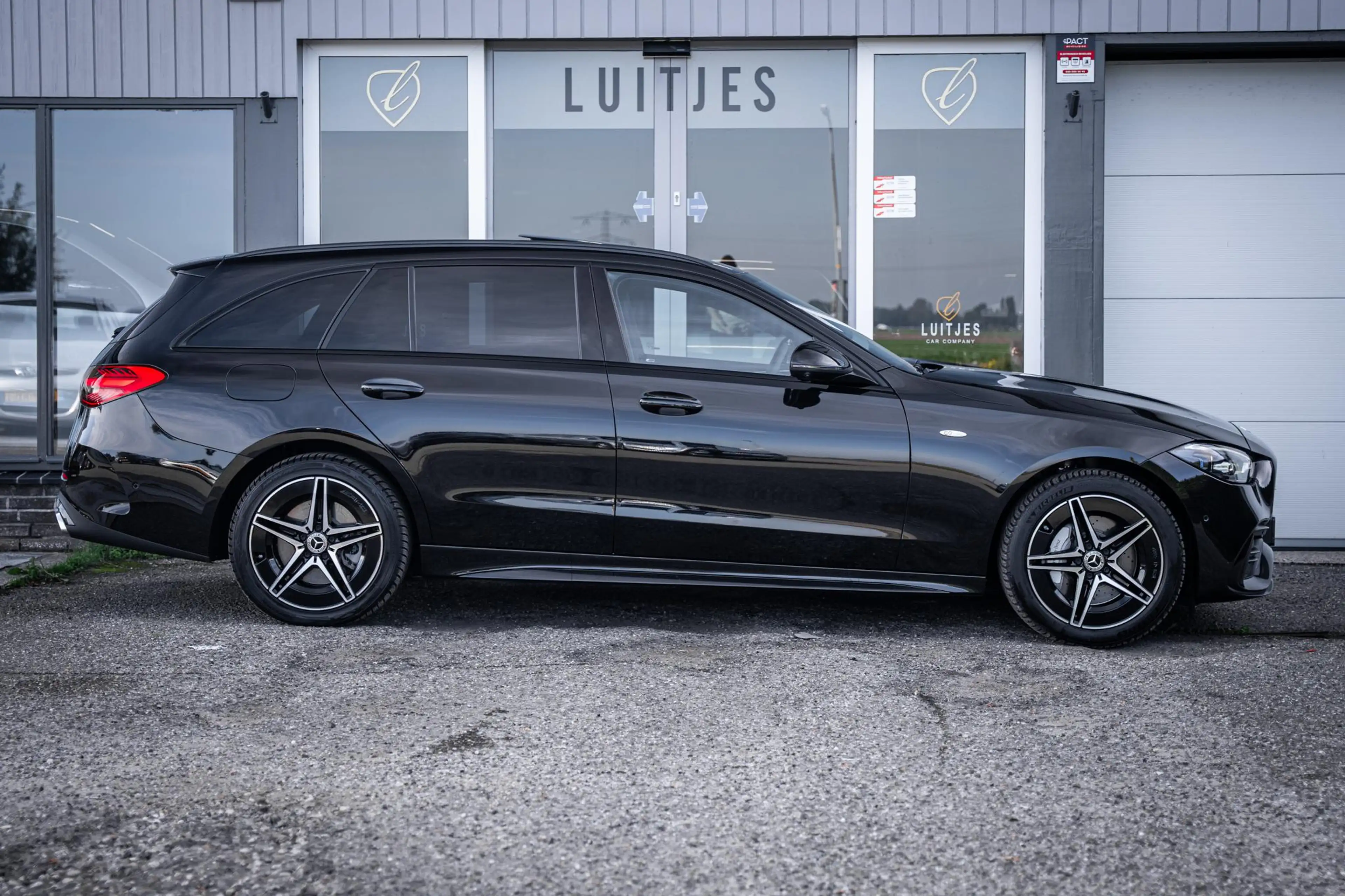 Mercedes-Benz C 300 Estate 300e AMG-Line Plus Fabrieksgarantie|Pano-da — photo 9