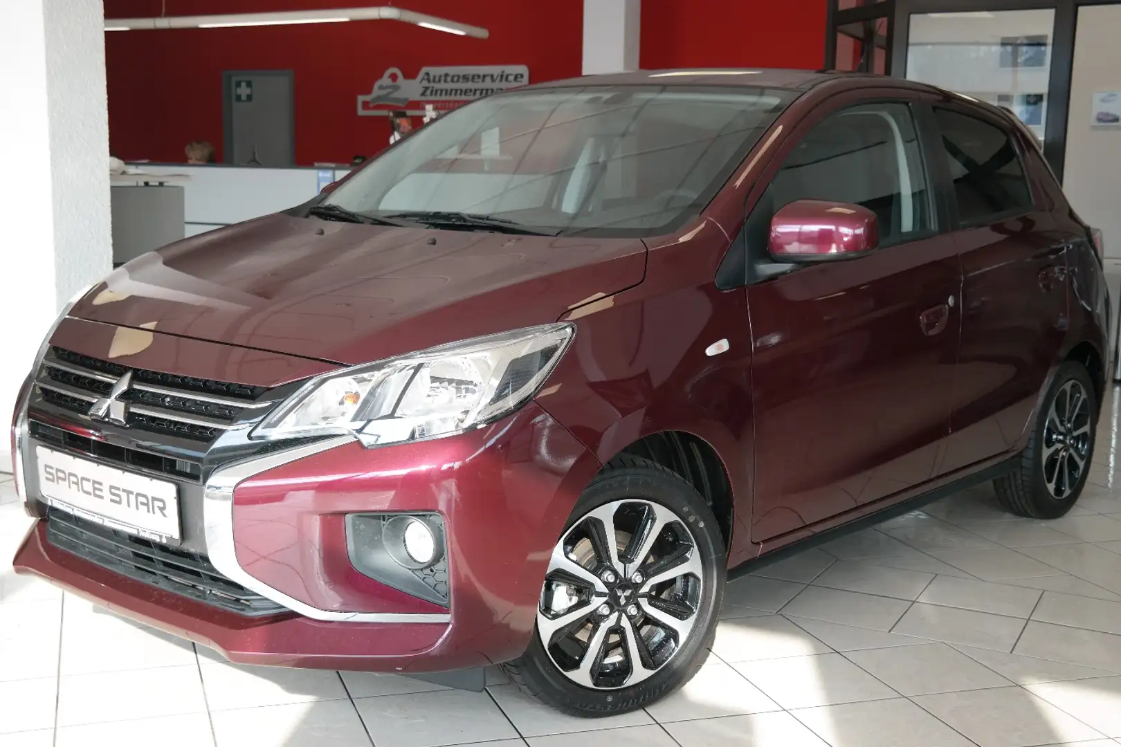 Mitsubishi Space Star Select+ 1.2 MIVEC ClearTec 5-Gang Rouge - 1