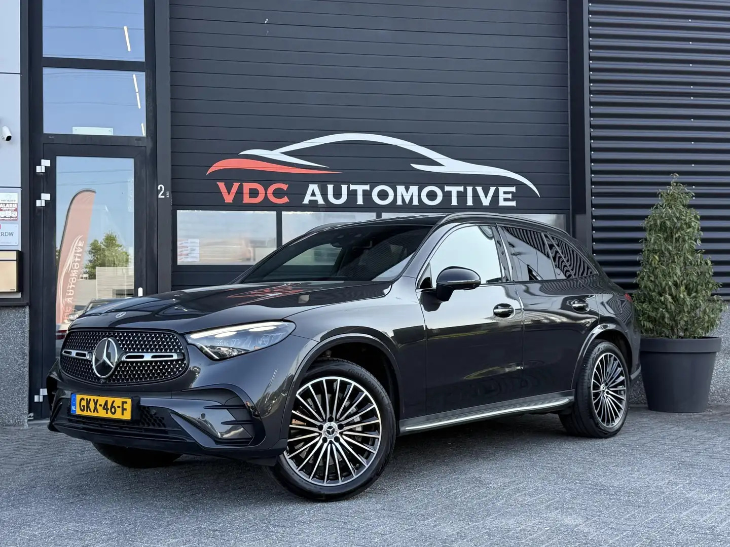 Mercedes-Benz GLC 400 400e 4M AMG Pano | Leder Exclusief | Achterasbestu Gris - 1