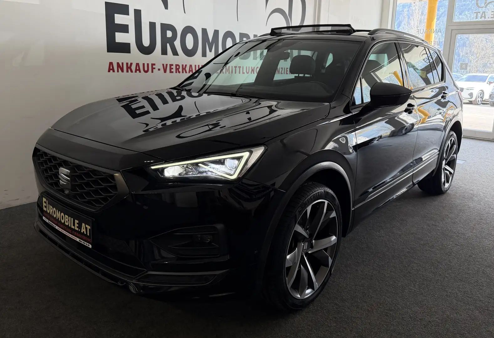 SEAT Tarraco FR 4Drive 7-SITZER*PANO*360*ACC*AHK*TOTW*LEDER*LED Schwarz - 1