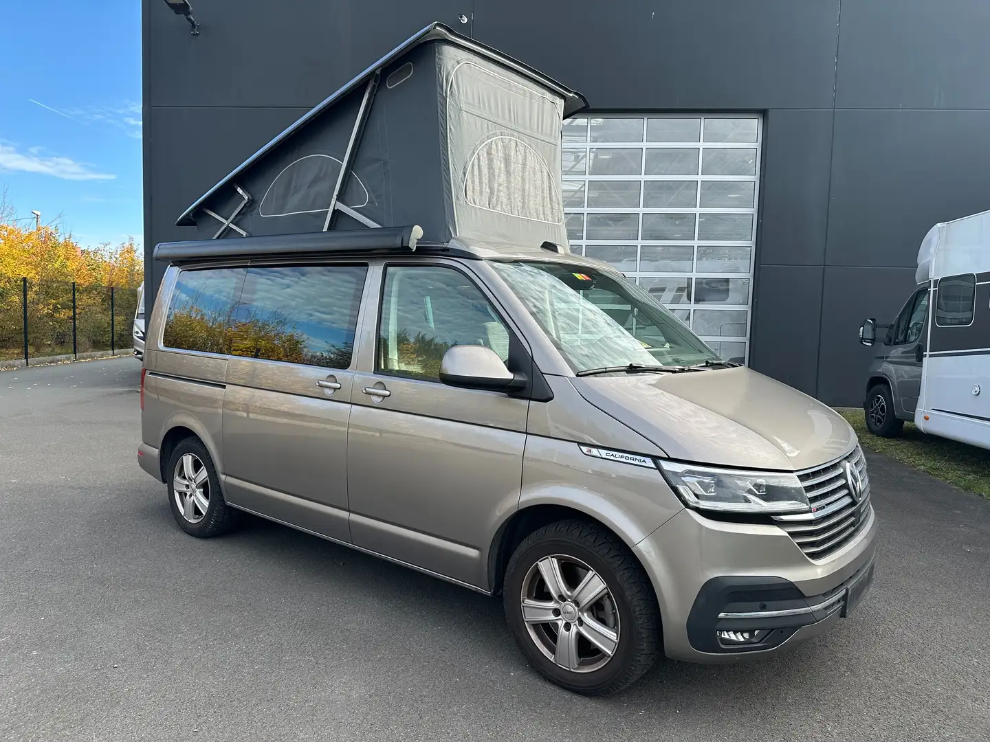 Volkswagen T6.1 California California T6.1 DSG Ocean Brun - 1