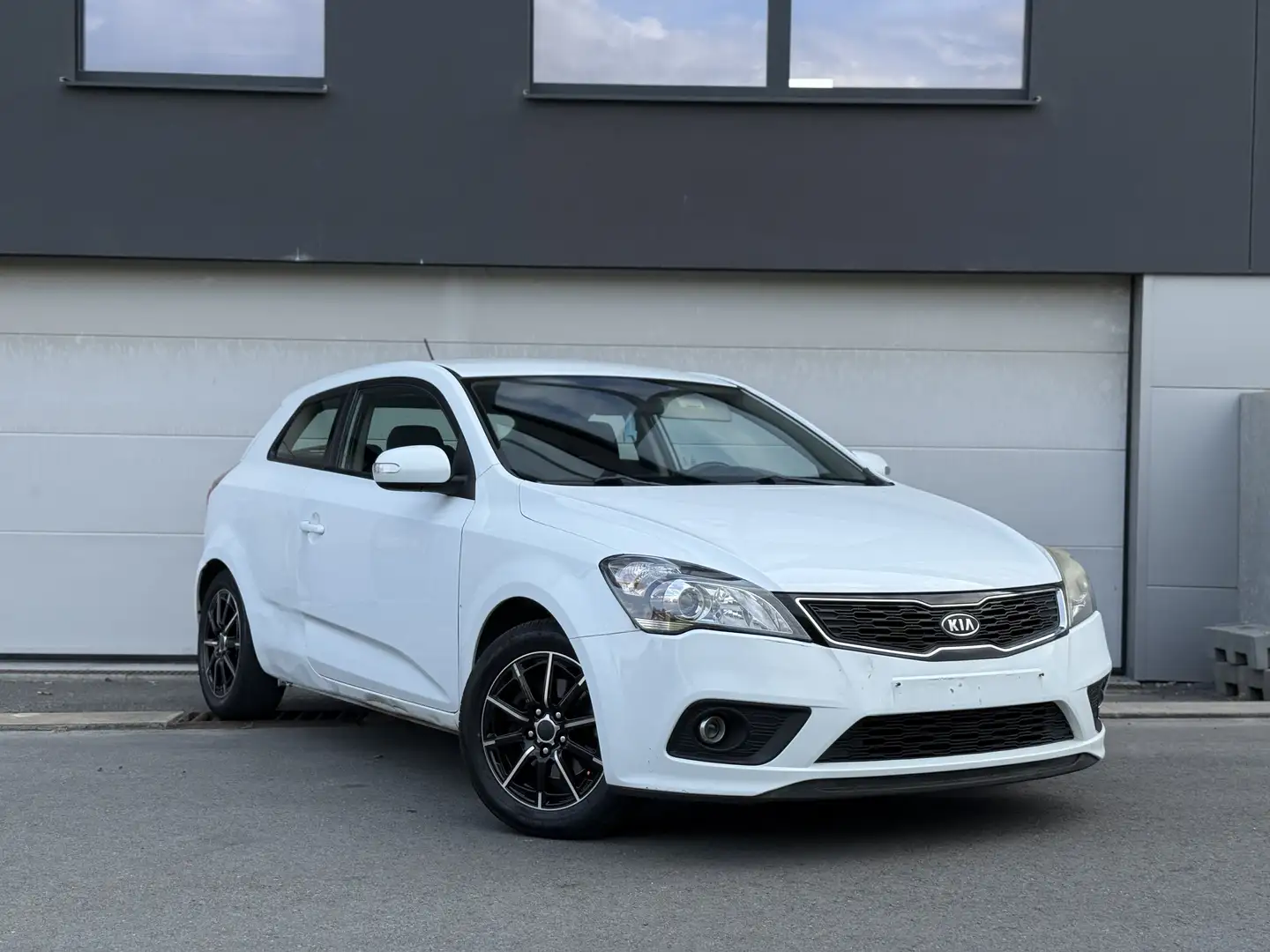 Kia ProCeed / pro_cee'd 1.6 CRDi Euro 5 Prête à immatriculer Wit - 1