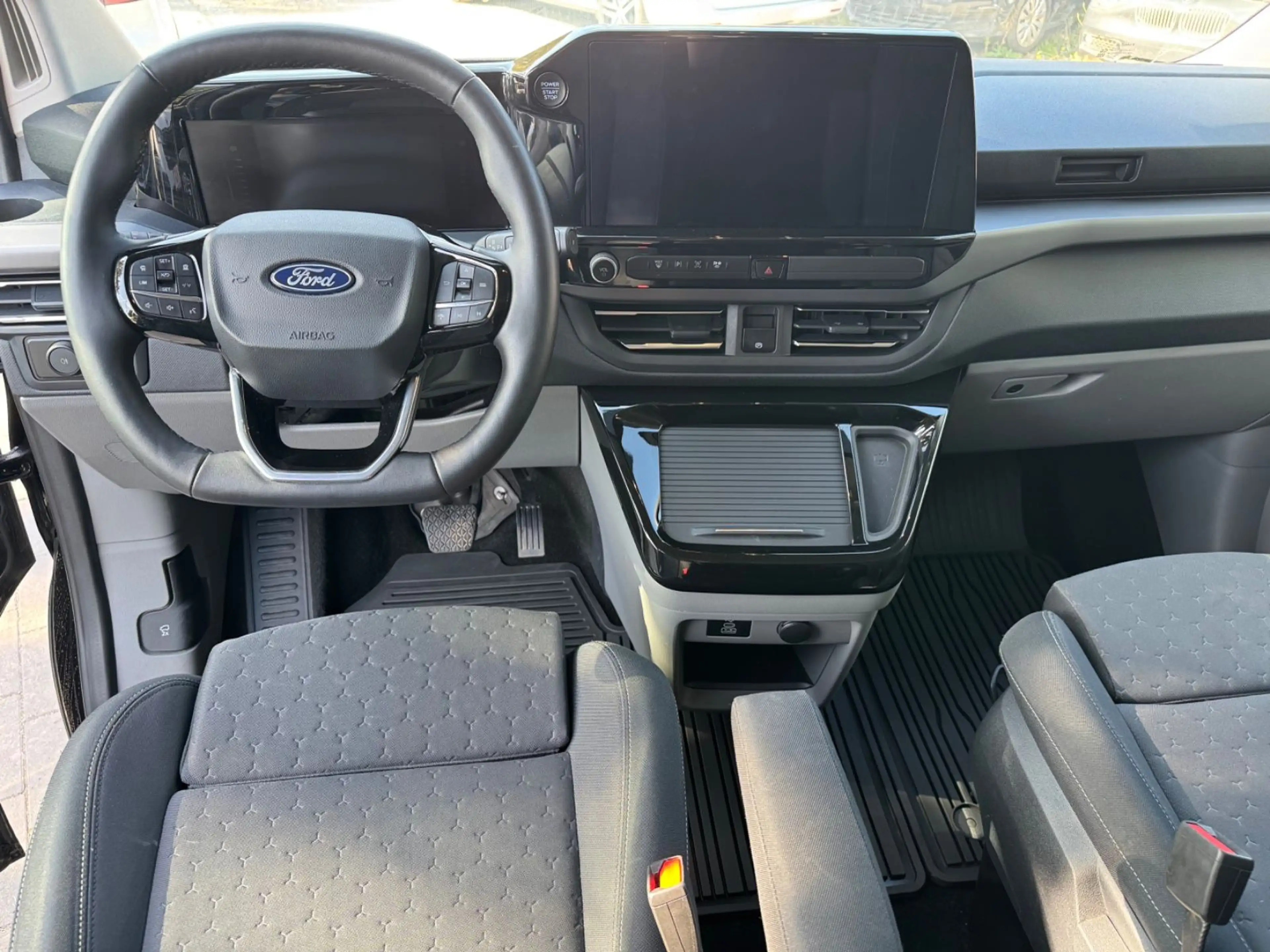 Ford Tourneo Custom 320 L1 Tourneo Titanium FWD — photo 10