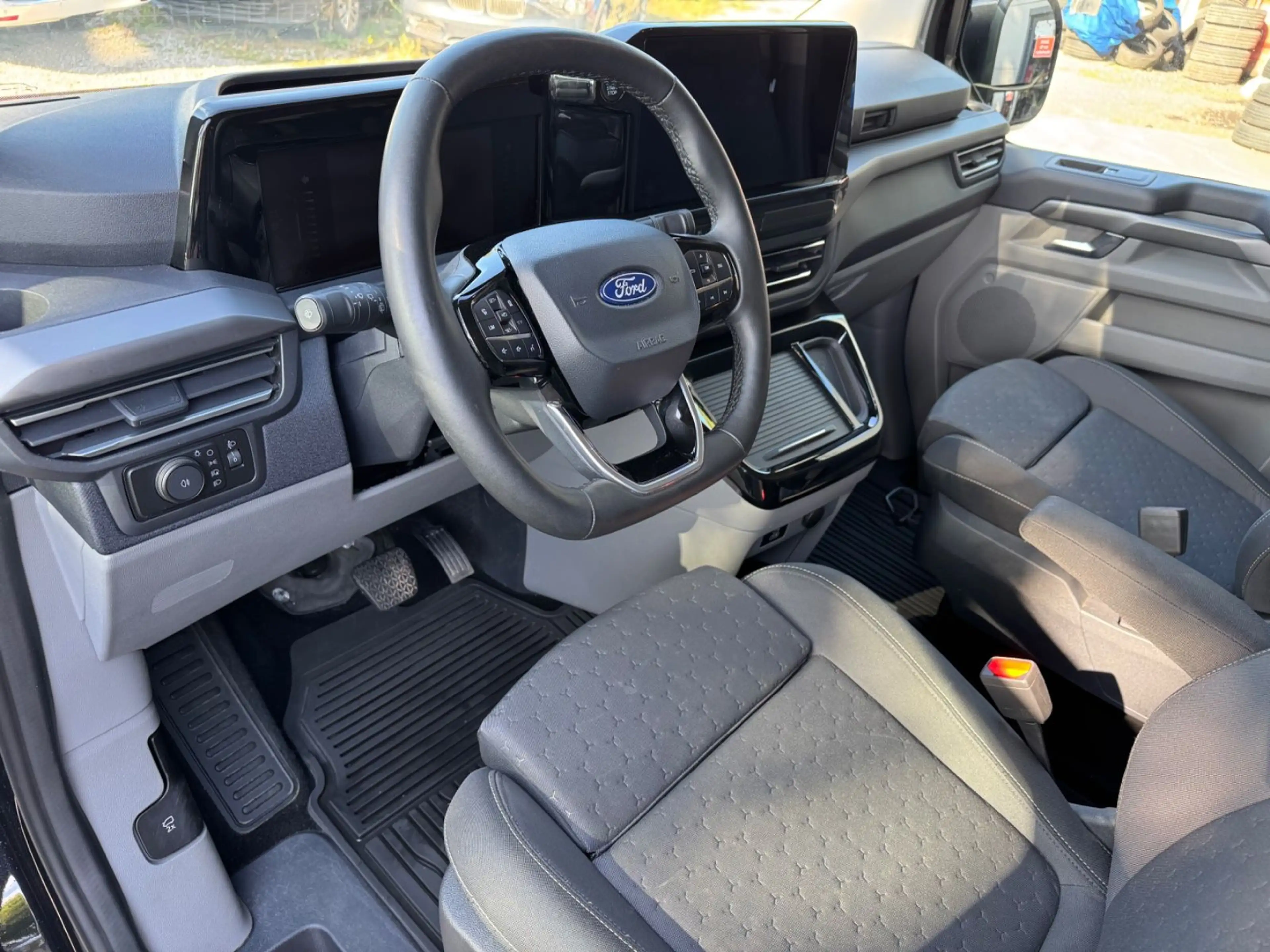 Ford Tourneo Custom 320 L1 Tourneo Titanium FWD — photo 9