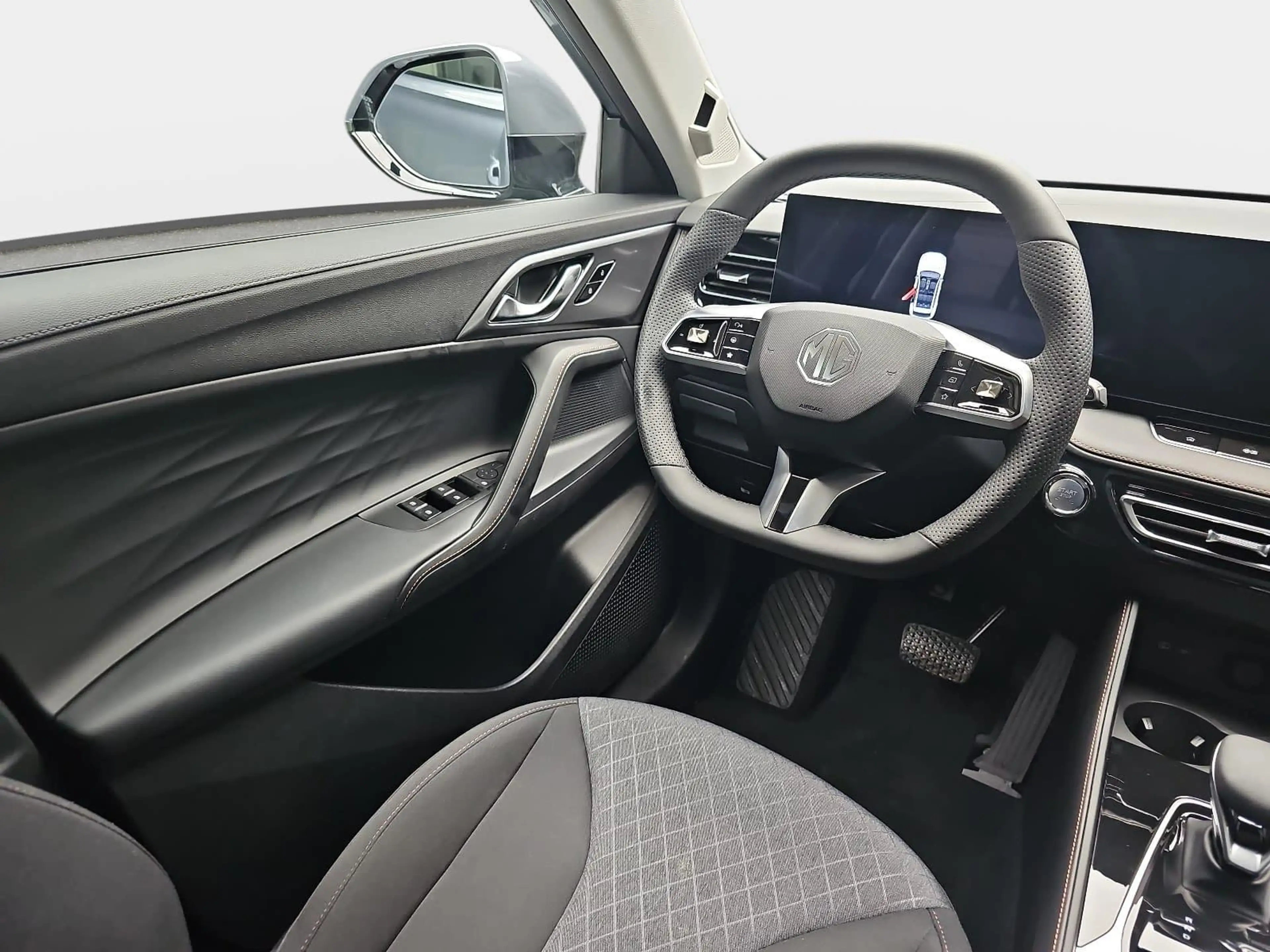 MG HS HS 1.5 PLUG-IN-HYBRID MY25.5 COMFORT NAVI LED-LICH — photo 9