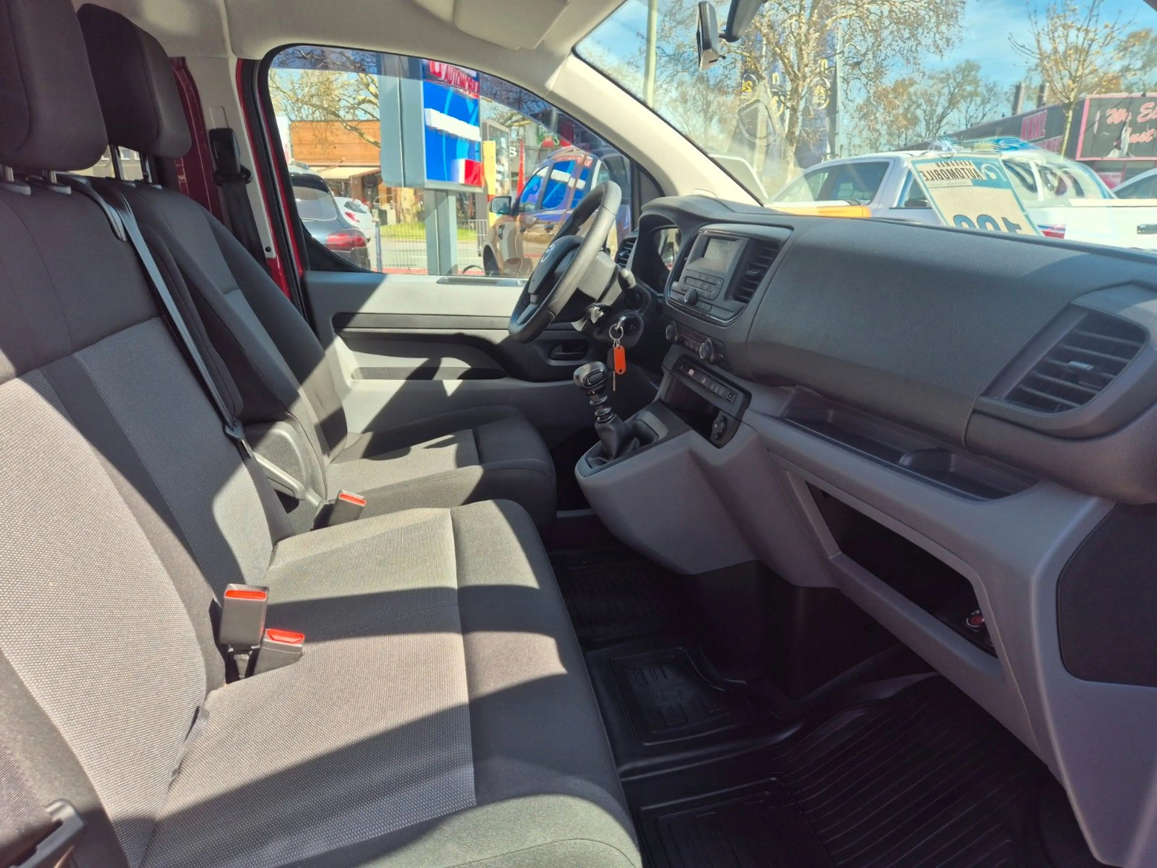 Toyota Proace L1 Kombi — photo 12