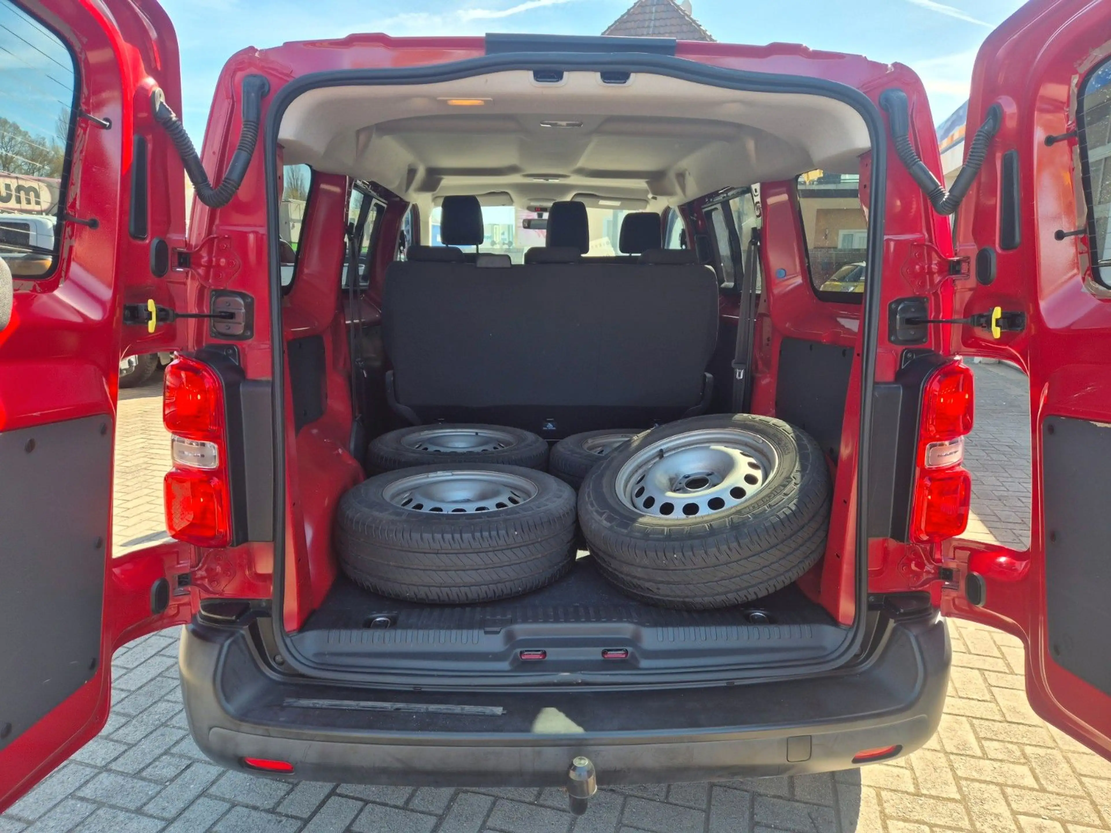 Toyota Proace L1 Kombi — photo 8