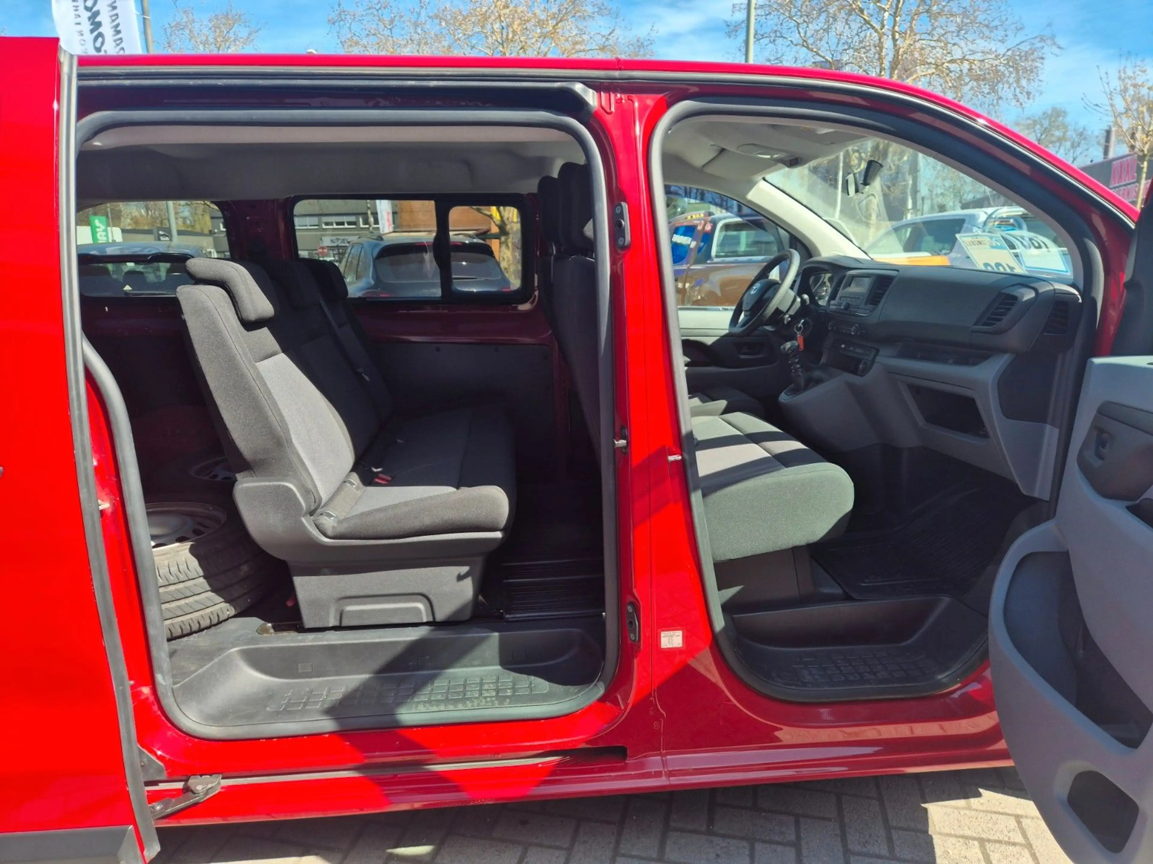 Toyota Proace L1 Kombi — photo 11