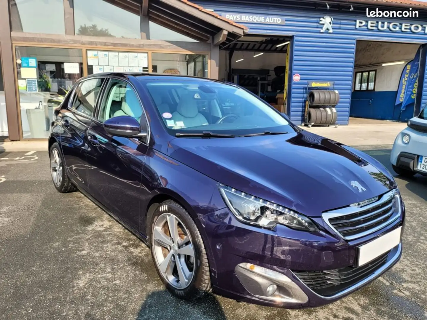 Peugeot 308 (2) 1.2 Puretech 130 EAT6 Féline Bleu - 1