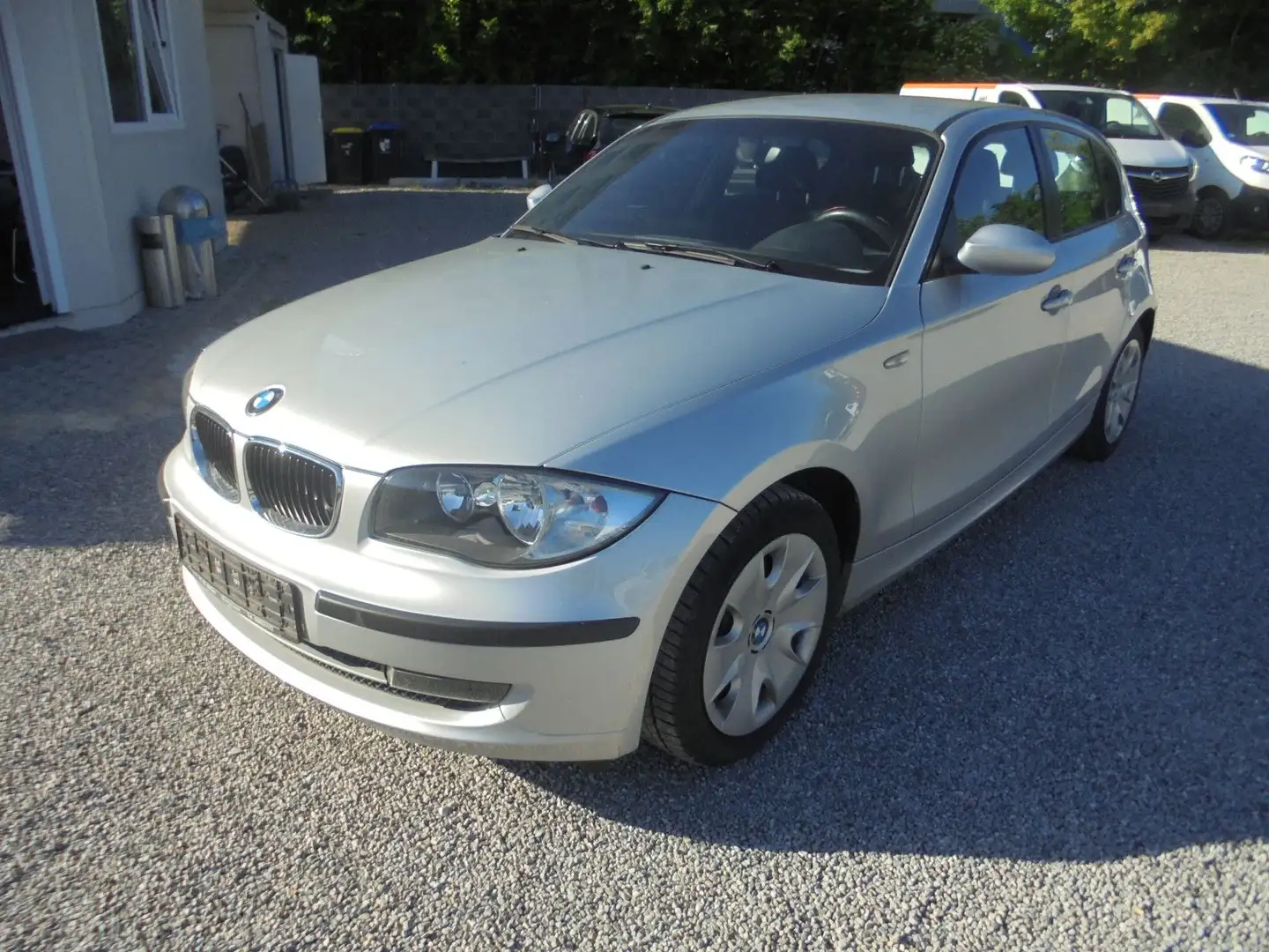 BMW 116 i ~ 133.000 km ~ Klima ~ PDC ~ Fahrbereit ~ Ezüst - 1
