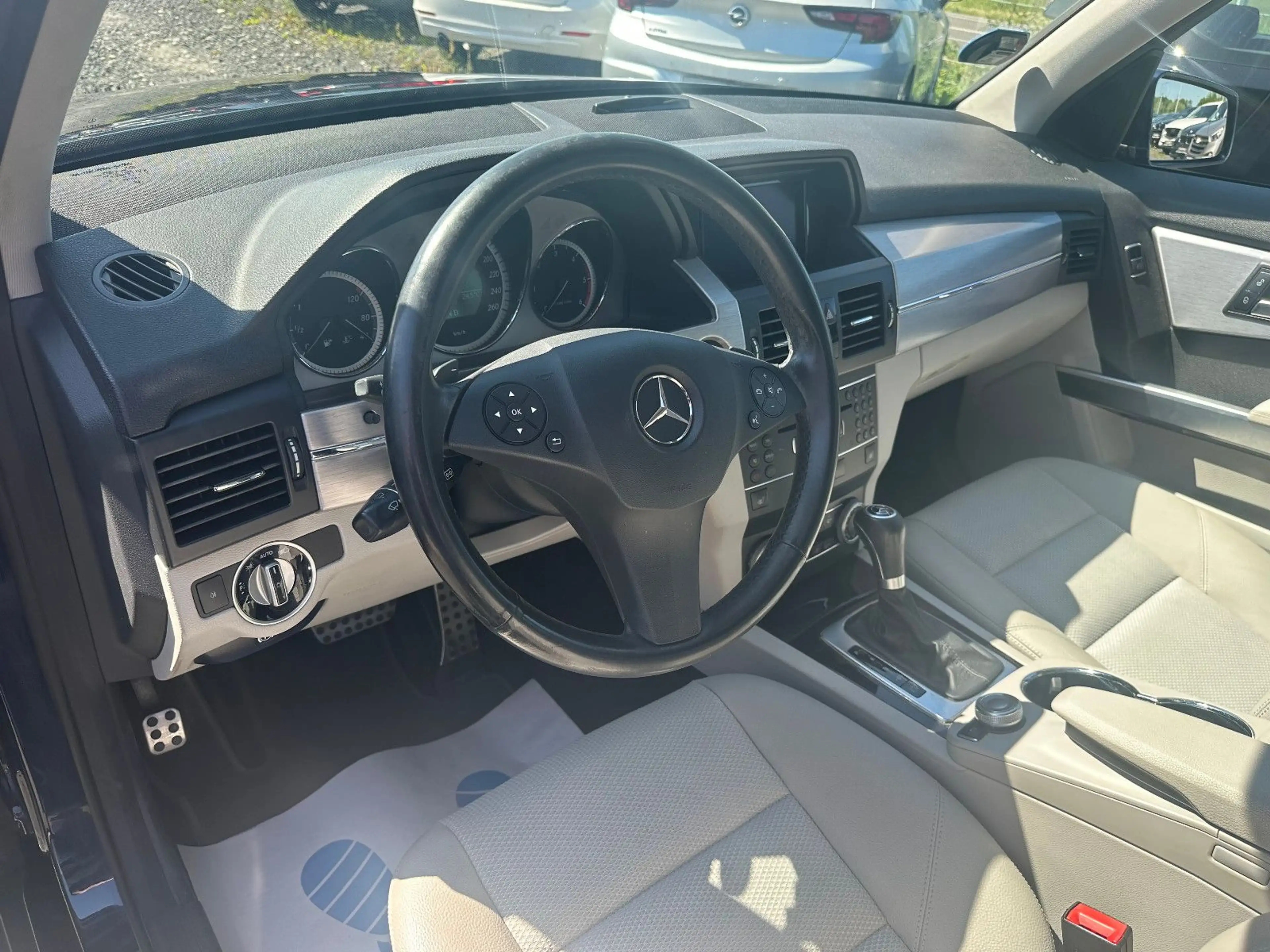 Mercedes-Benz GLK 350 CDI 4Matic*PANORAMA*NAVI*TEILLEDER*PDC* — photo 14
