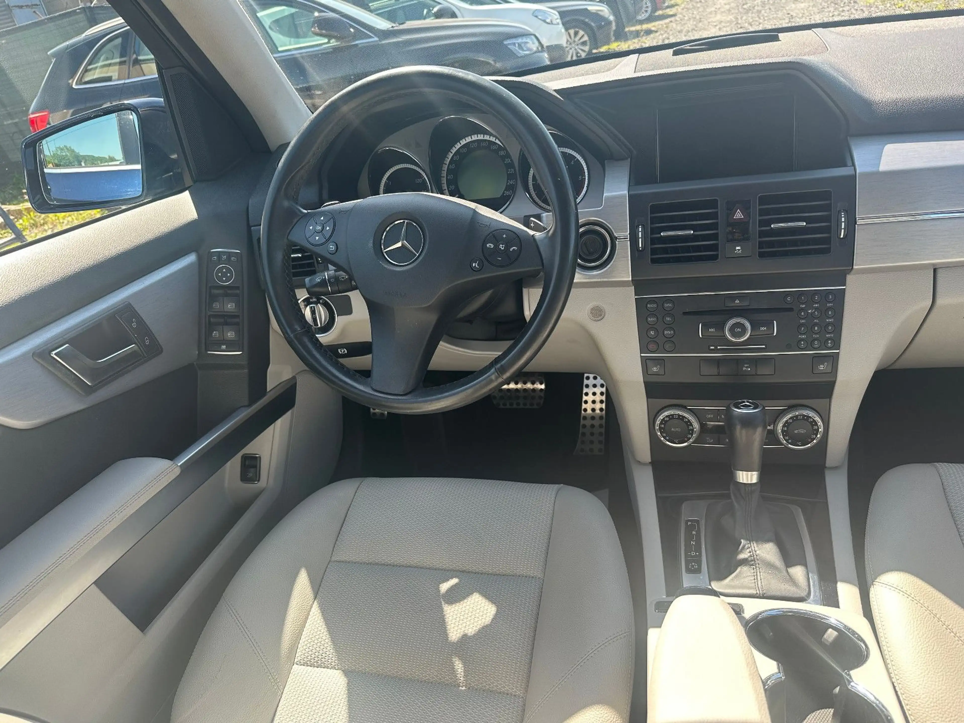Mercedes-Benz GLK 350 CDI 4Matic*PANORAMA*NAVI*TEILLEDER*PDC* — photo 10