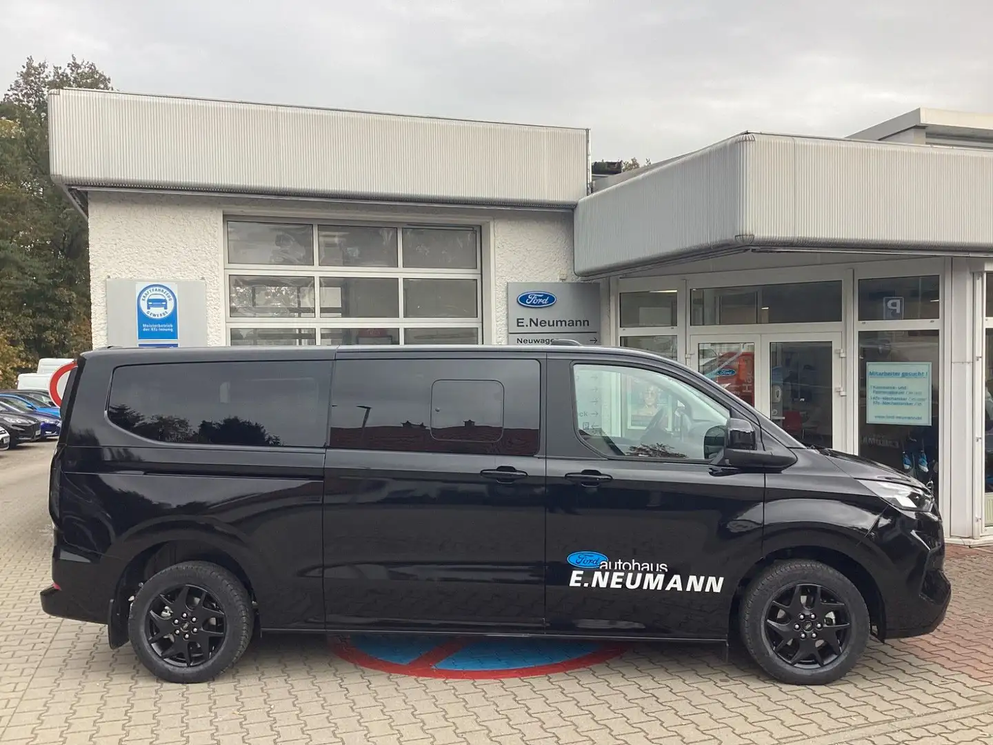 Ford Tourneo Custom 320 L2 Titanium *AUTOMATIK* Schwarz - 1