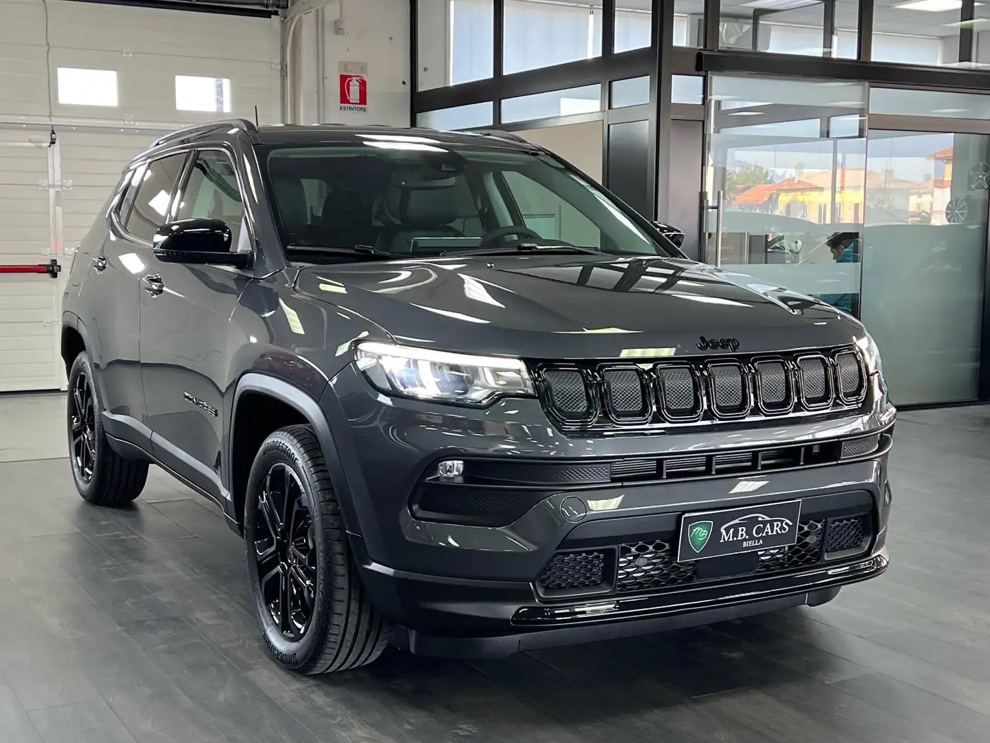 Jeep Compass 1.6 mjt Night Eagle130cv Grijs - 1