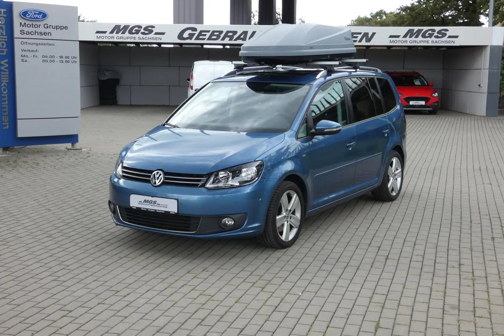 Volkswagen Touran "Cup" 1.4 TSI #DSG #PANO #NAVI #AHK #BOX Blau - 2