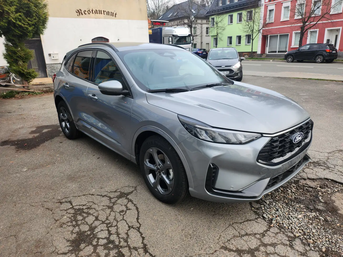 Ford Kuga ST-Line Grau - 2